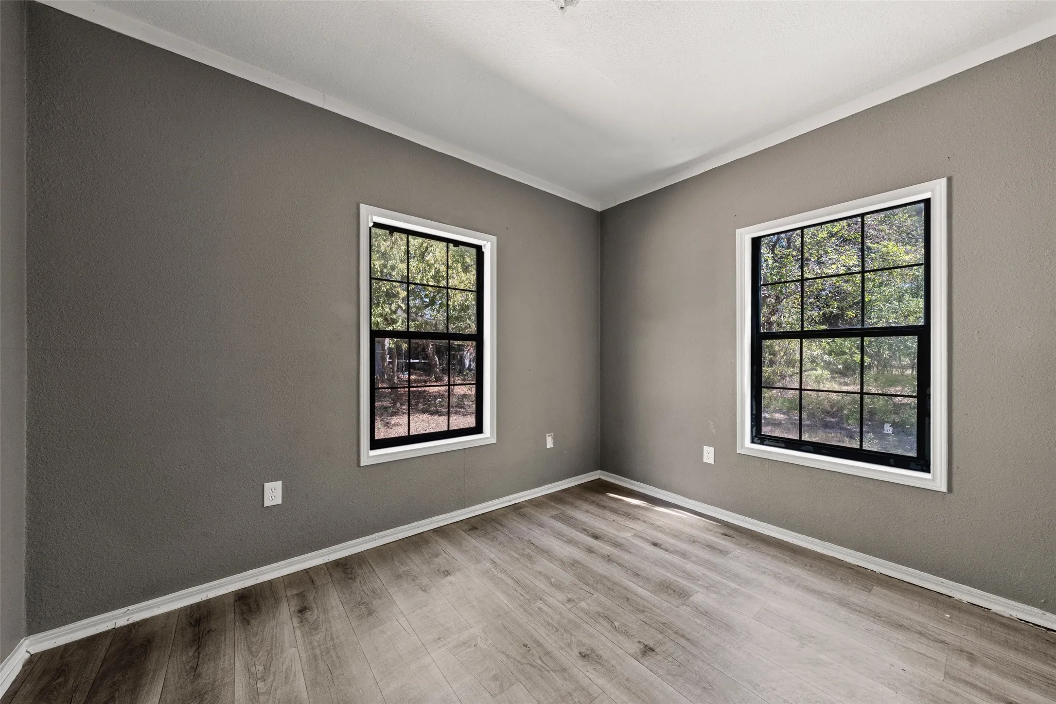 Single Family Residence For Sale in Falls County , 404 Eddins Street, Marlin, Texas 76661, 3 Bedroom, 1 Bathroom, Garage spaces, 854 Sqft, built in 2015, mls#21404779, Real Estate Agent in Marlin, Homes For Sale in Falls county, Homes For Sale in Marlin, Realtor in Marlin Texas, Real Estate Brokerage Independent Realty Texas, Luminita Cordes Realtor