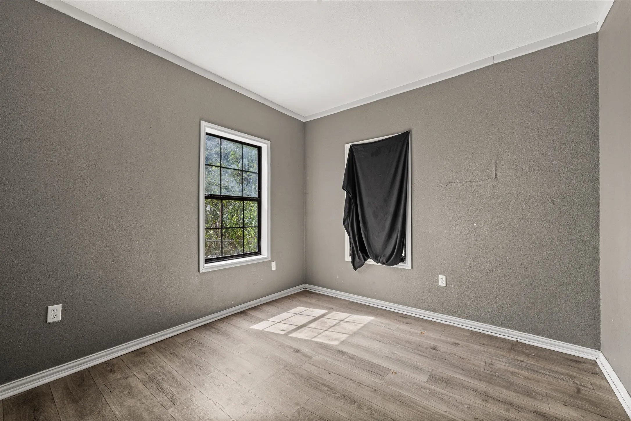Single Family Residence For Sale in Falls County , 404 Eddins Street, Marlin, Texas 76661, 3 Bedroom, 1 Bathroom, Garage spaces, 854 Sqft, built in 2015, mls#21404779, Real Estate Agent in Marlin, Homes For Sale in Falls county, Homes For Sale in Marlin, Realtor in Marlin Texas, Real Estate Brokerage Independent Realty Texas, Luminita Cordes Realtor