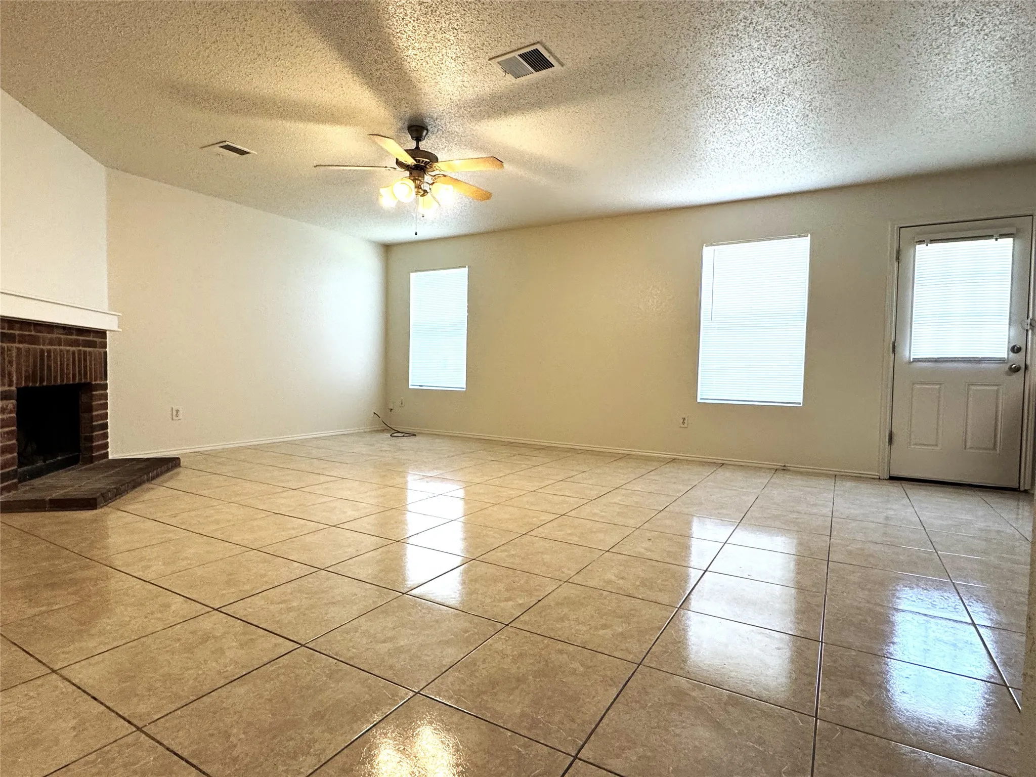 Single Family Residence For Sale in Tarrant County , 8769 Polo Drive, Fort Worth, Texas 76123, 4 Bedroom, 3 Bathroom, 2 Garage spaces, 2,860 Sqft, built in 2000, mls#21405173, Real Estate Agent in Fort Worth, Homes For Sale in Tarrant county, Homes For Sale in Fort Worth, Realtor in Fort Worth Texas, Real Estate Brokerage Independent Realty Texas, Luminita Cordes Realtor