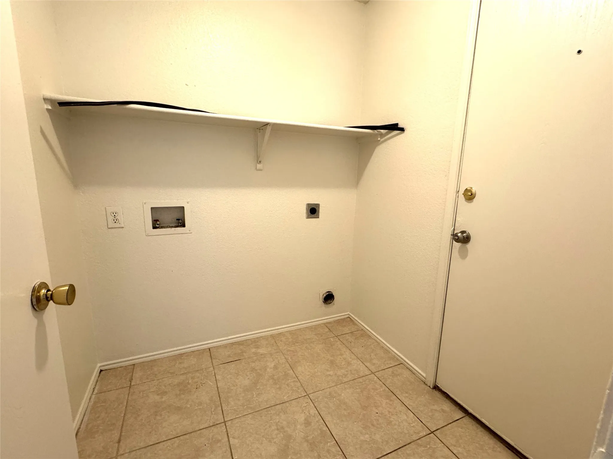 Single Family Residence For Sale in Tarrant County , 8769 Polo Drive, Fort Worth, Texas 76123, 4 Bedroom, 3 Bathroom, 2 Garage spaces, 2,860 Sqft, built in 2000, mls#21405173, Real Estate Agent in Fort Worth, Homes For Sale in Tarrant county, Homes For Sale in Fort Worth, Realtor in Fort Worth Texas, Real Estate Brokerage Independent Realty Texas, Luminita Cordes Realtor