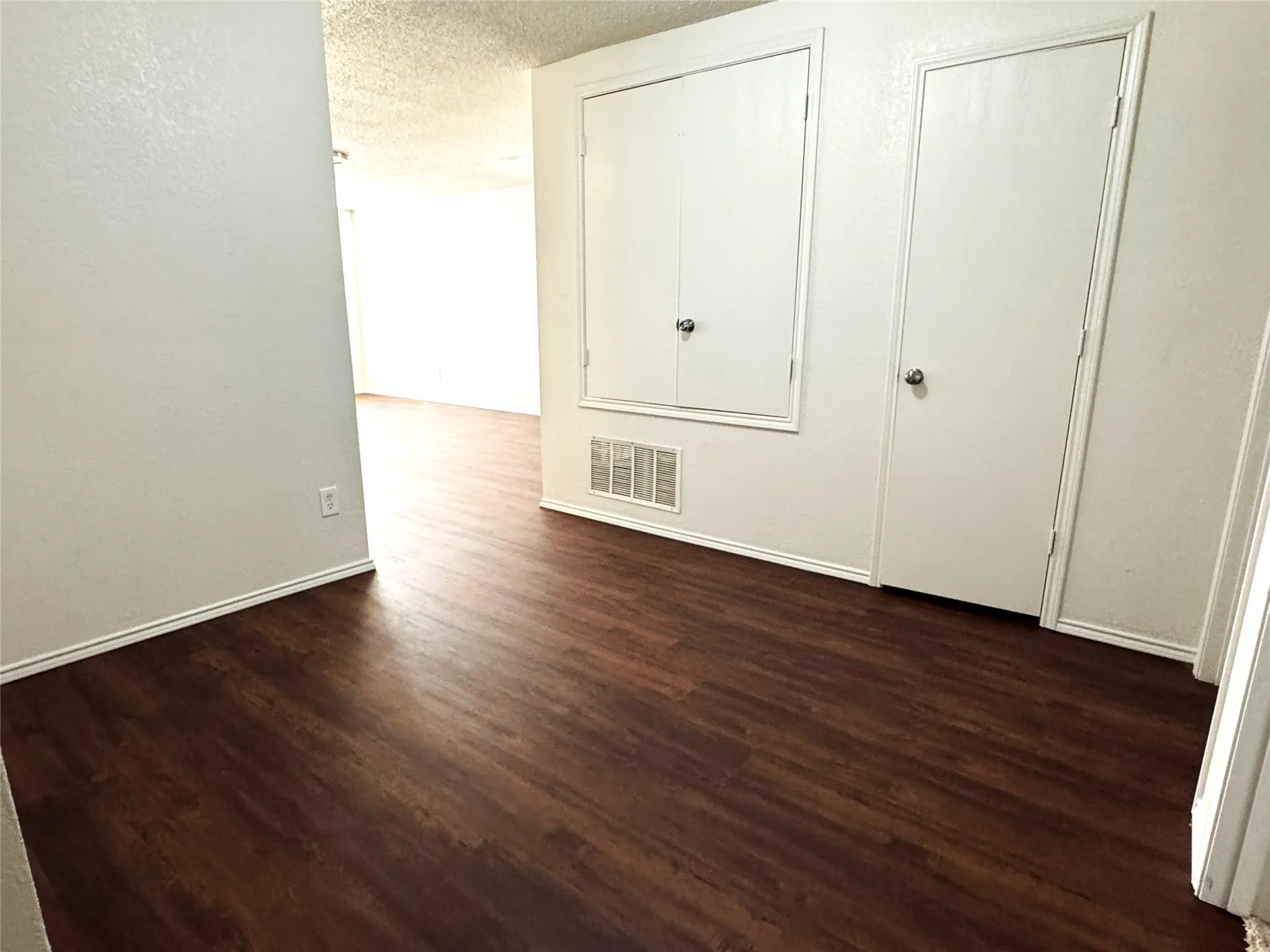 Single Family Residence For Sale in Tarrant County , 8737 Garden Springs Drive, Fort Worth, Texas 76123, 5 Bedroom, 3 Bathroom, 2 Garage spaces, 3,536 Sqft, built in 2000, mls#21405157, Real Estate Agent in Fort Worth, Homes For Sale in Tarrant county, Homes For Sale in Fort Worth, Realtor in Fort Worth Texas, Real Estate Brokerage Independent Realty Texas, Luminita Cordes Realtor