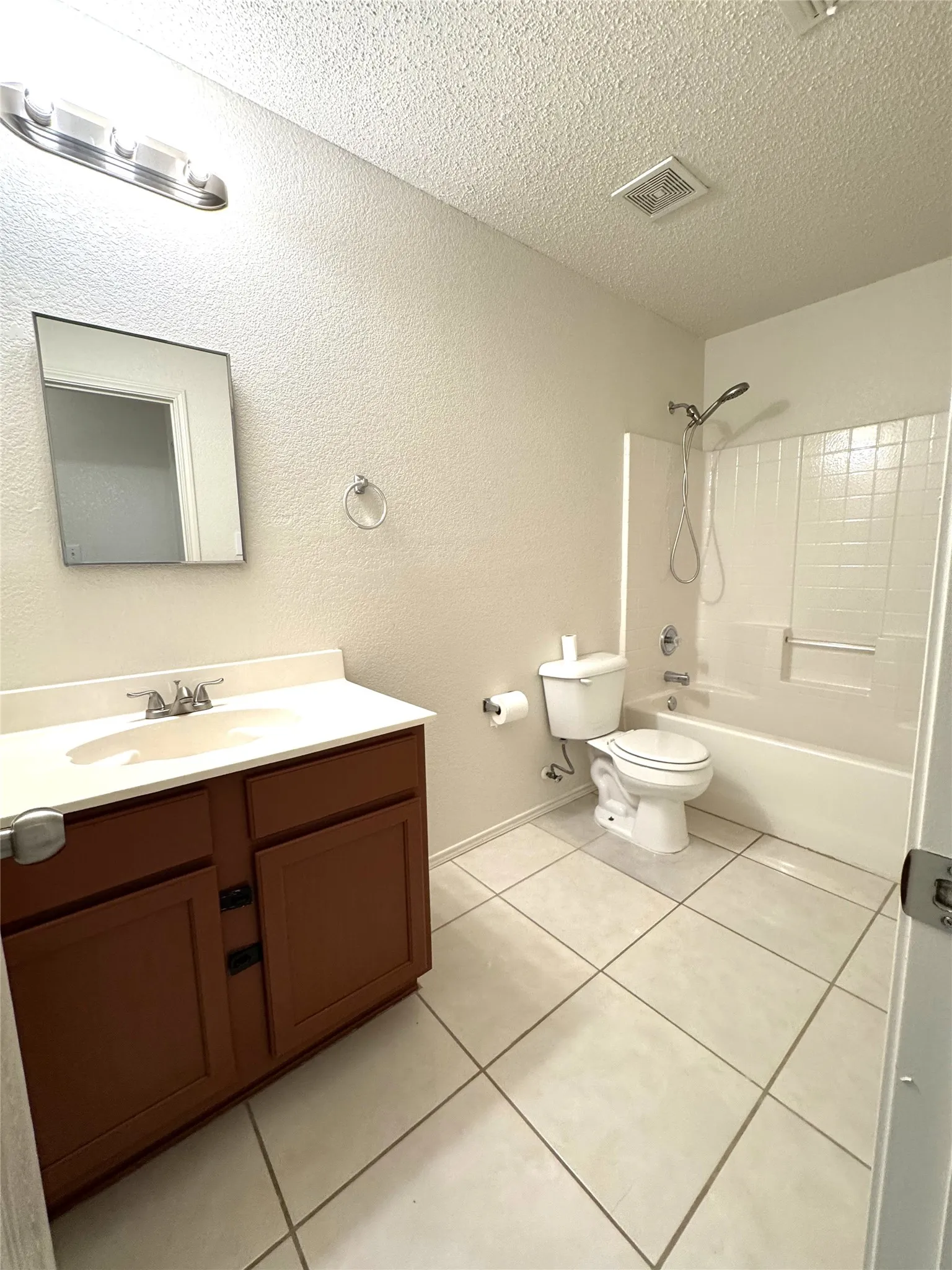 Single Family Residence For Sale in Tarrant County , 8737 Garden Springs Drive, Fort Worth, Texas 76123, 5 Bedroom, 3 Bathroom, 2 Garage spaces, 3,536 Sqft, built in 2000, mls#21405157, Real Estate Agent in Fort Worth, Homes For Sale in Tarrant county, Homes For Sale in Fort Worth, Realtor in Fort Worth Texas, Real Estate Brokerage Independent Realty Texas, Luminita Cordes Realtor