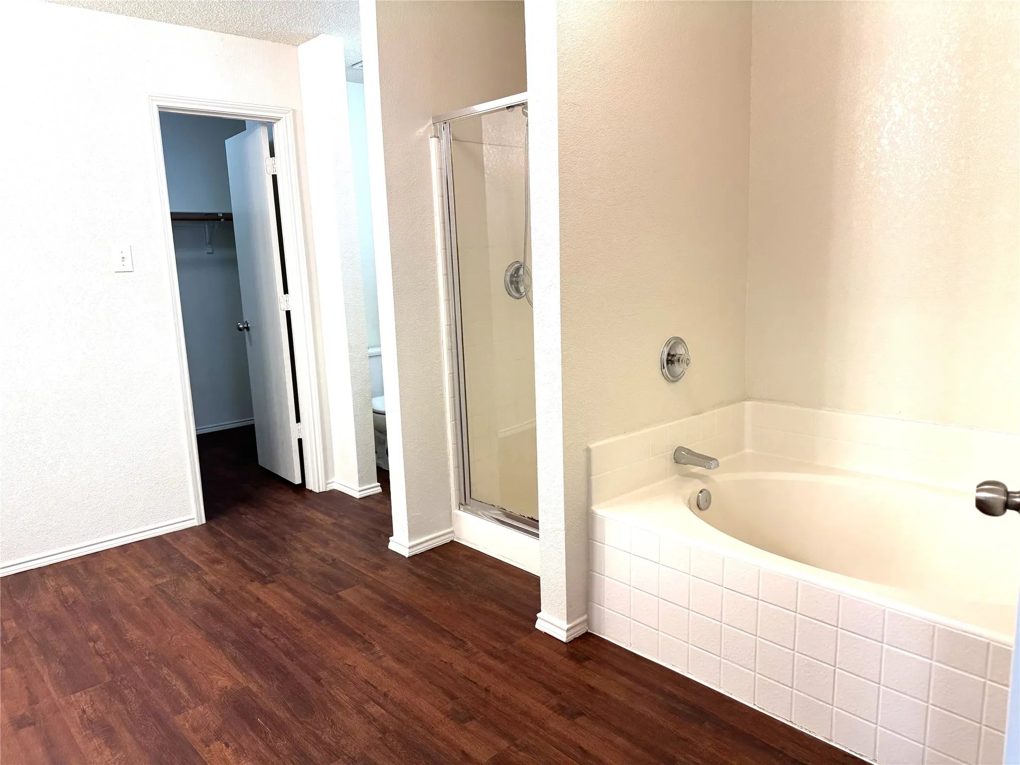 Single Family Residence For Sale in Tarrant County , 8737 Garden Springs Drive, Fort Worth, Texas 76123, 5 Bedroom, 3 Bathroom, 2 Garage spaces, 3,536 Sqft, built in 2000, mls#21405157, Real Estate Agent in Fort Worth, Homes For Sale in Tarrant county, Homes For Sale in Fort Worth, Realtor in Fort Worth Texas, Real Estate Brokerage Independent Realty Texas, Luminita Cordes Realtor
