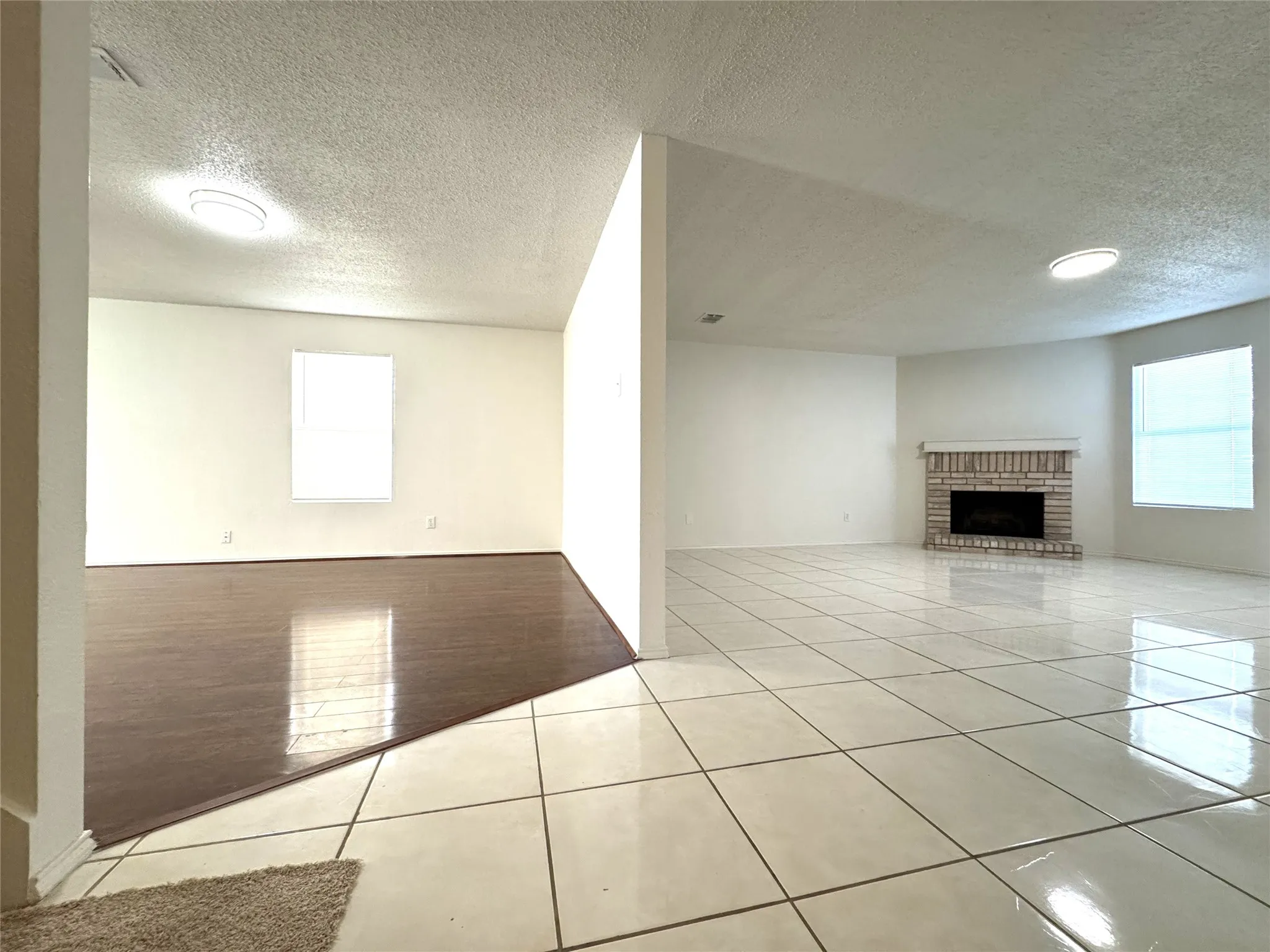Single Family Residence For Sale in Tarrant County , 8737 Garden Springs Drive, Fort Worth, Texas 76123, 5 Bedroom, 3 Bathroom, 2 Garage spaces, 3,536 Sqft, built in 2000, mls#21405157, Real Estate Agent in Fort Worth, Homes For Sale in Tarrant county, Homes For Sale in Fort Worth, Realtor in Fort Worth Texas, Real Estate Brokerage Independent Realty Texas, Luminita Cordes Realtor