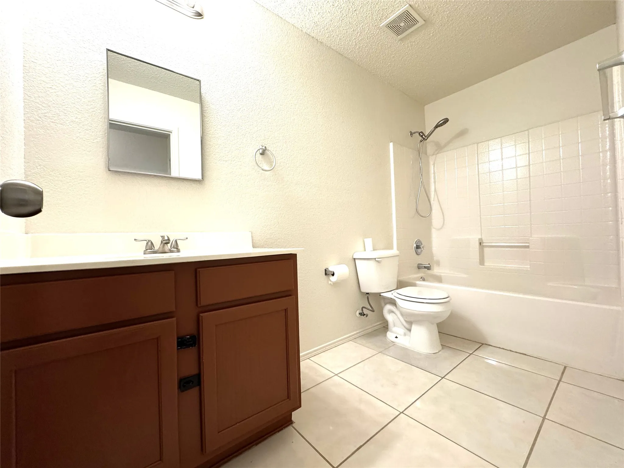 Single Family Residence For Sale in Tarrant County , 8737 Garden Springs Drive, Fort Worth, Texas 76123, 5 Bedroom, 3 Bathroom, 2 Garage spaces, 3,536 Sqft, built in 2000, mls#21405157, Real Estate Agent in Fort Worth, Homes For Sale in Tarrant county, Homes For Sale in Fort Worth, Realtor in Fort Worth Texas, Real Estate Brokerage Independent Realty Texas, Luminita Cordes Realtor