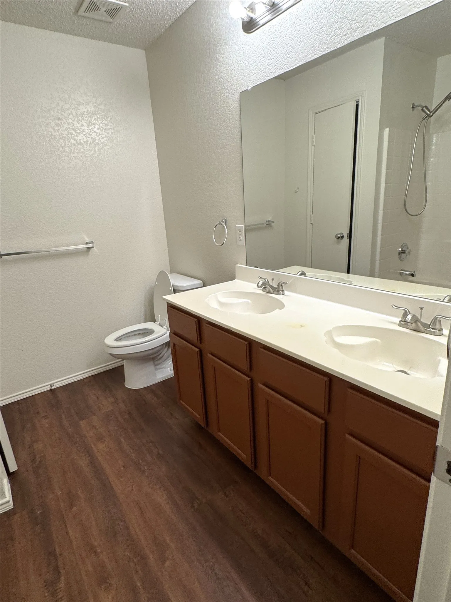 Single Family Residence For Sale in Tarrant County , 8737 Garden Springs Drive, Fort Worth, Texas 76123, 5 Bedroom, 3 Bathroom, 2 Garage spaces, 3,536 Sqft, built in 2000, mls#21405157, Real Estate Agent in Fort Worth, Homes For Sale in Tarrant county, Homes For Sale in Fort Worth, Realtor in Fort Worth Texas, Real Estate Brokerage Independent Realty Texas, Luminita Cordes Realtor