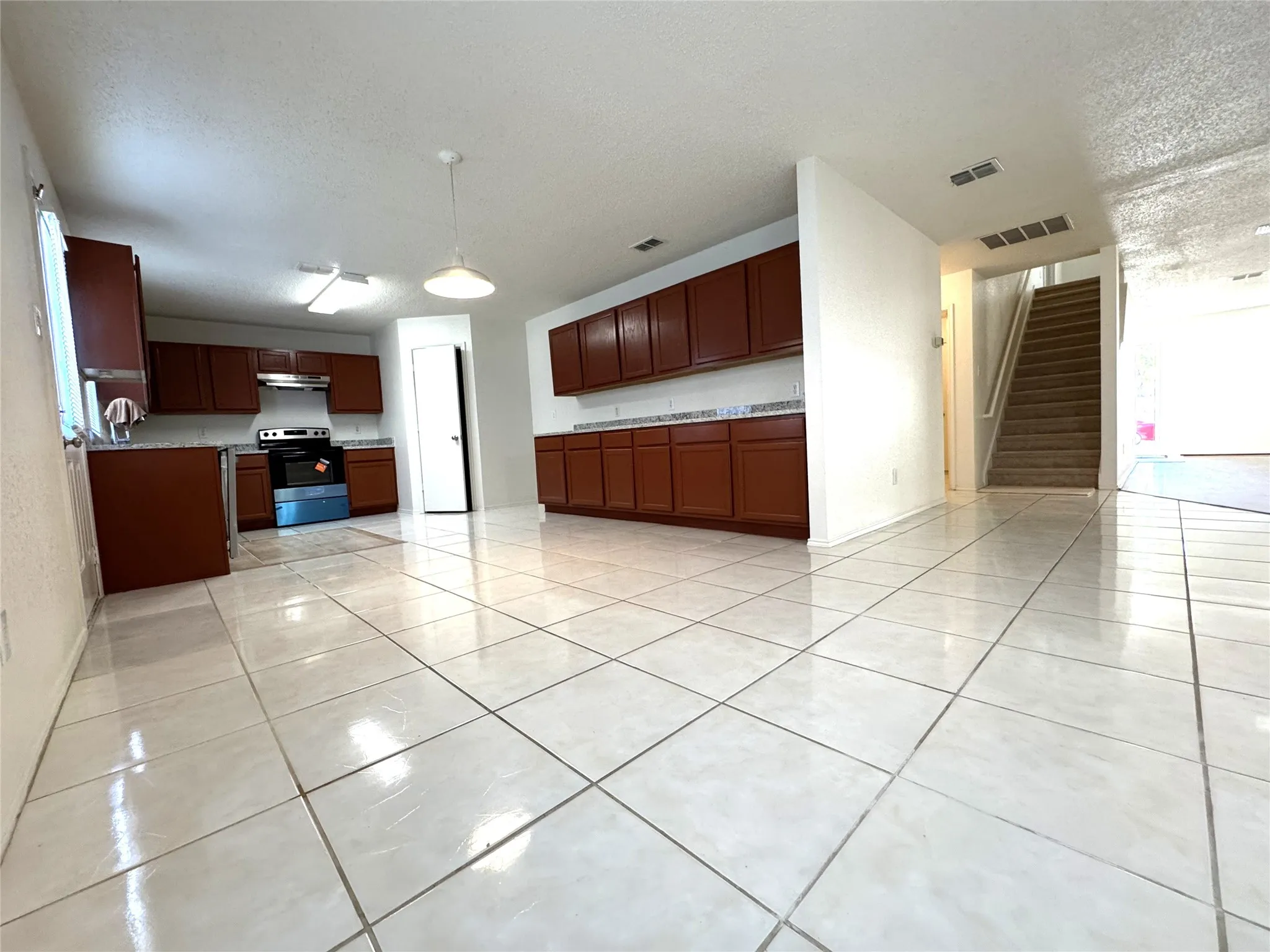 Single Family Residence For Sale in Tarrant County , 8737 Garden Springs Drive, Fort Worth, Texas 76123, 5 Bedroom, 3 Bathroom, 2 Garage spaces, 3,536 Sqft, built in 2000, mls#21405157, Real Estate Agent in Fort Worth, Homes For Sale in Tarrant county, Homes For Sale in Fort Worth, Realtor in Fort Worth Texas, Real Estate Brokerage Independent Realty Texas, Luminita Cordes Realtor