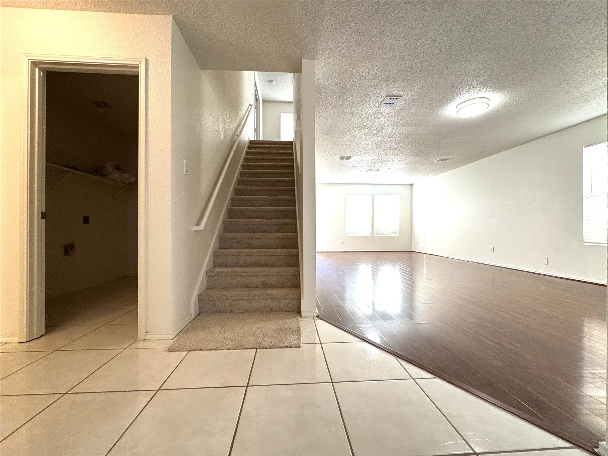 Single Family Residence For Sale in Tarrant County , 8737 Garden Springs Drive, Fort Worth, Texas 76123, 5 Bedroom, 3 Bathroom, 2 Garage spaces, 3,536 Sqft, built in 2000, mls#21405157, Real Estate Agent in Fort Worth, Homes For Sale in Tarrant county, Homes For Sale in Fort Worth, Realtor in Fort Worth Texas, Real Estate Brokerage Independent Realty Texas, Luminita Cordes Realtor