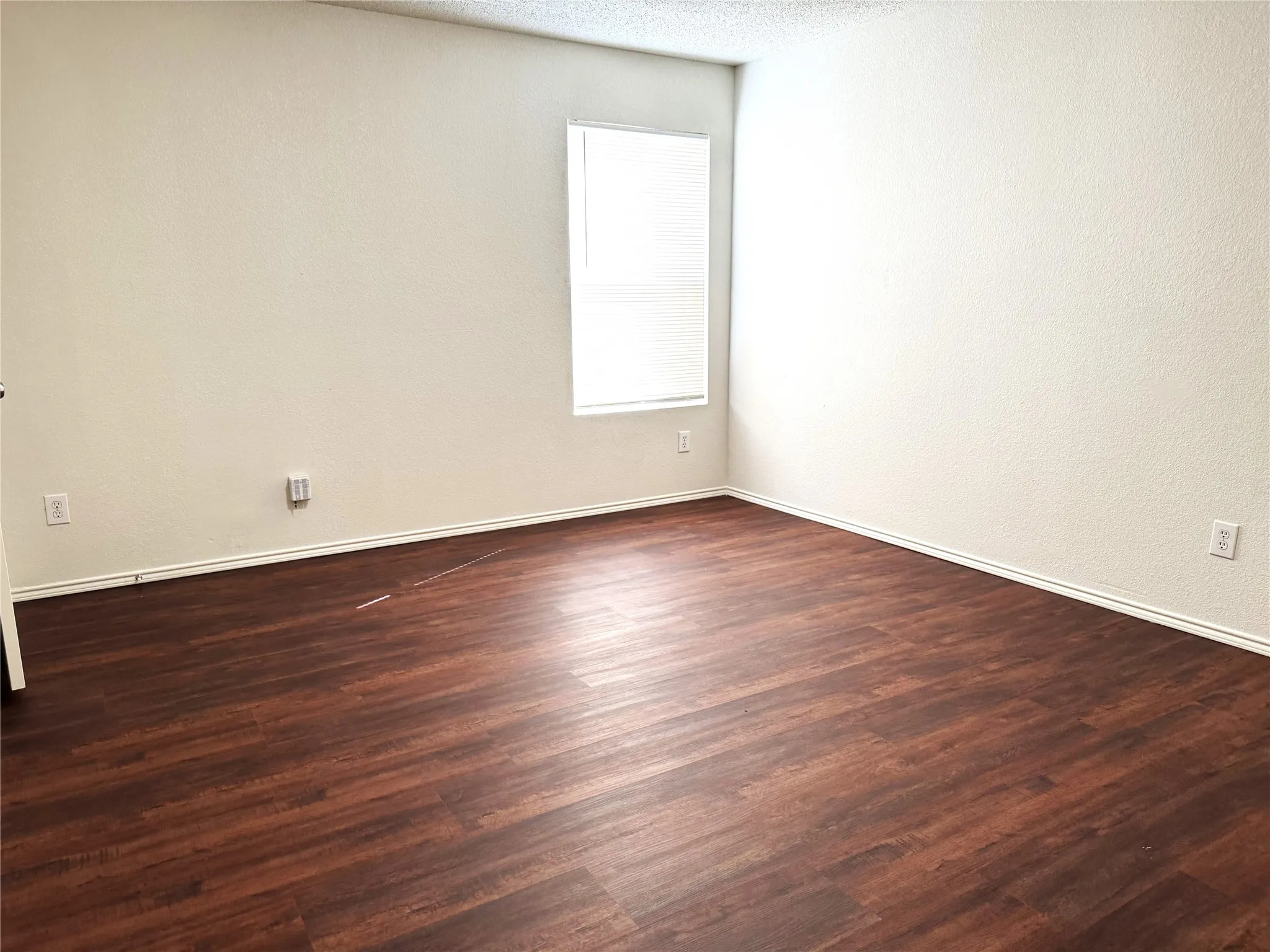 Single Family Residence For Sale in Tarrant County , 8737 Garden Springs Drive, Fort Worth, Texas 76123, 5 Bedroom, 3 Bathroom, 2 Garage spaces, 3,536 Sqft, built in 2000, mls#21405157, Real Estate Agent in Fort Worth, Homes For Sale in Tarrant county, Homes For Sale in Fort Worth, Realtor in Fort Worth Texas, Real Estate Brokerage Independent Realty Texas, Luminita Cordes Realtor