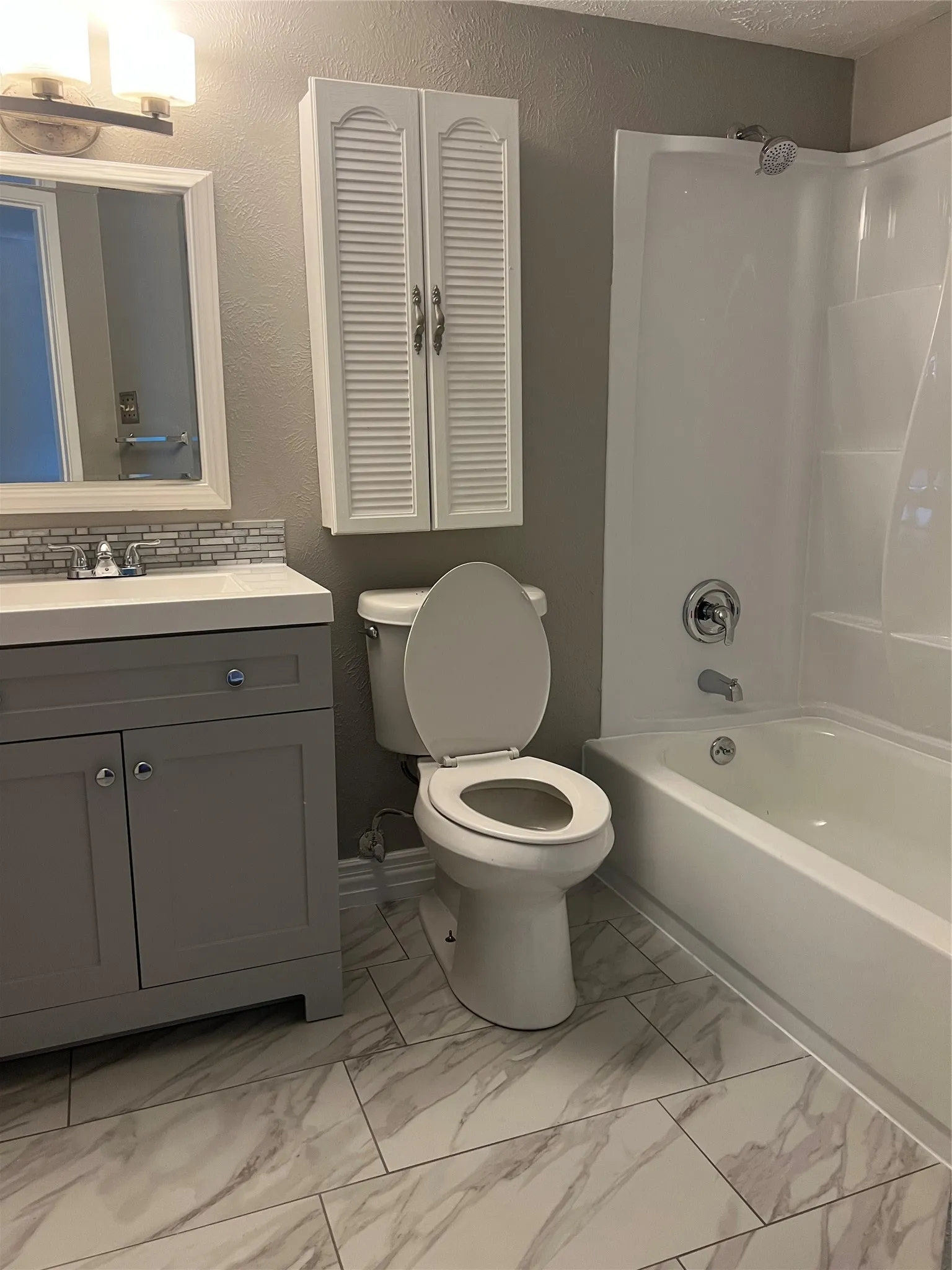 Single Family Residence For Rent in Tarrant County , 2101 Pennington Drive, Arlington, Texas 76014, 3 Bedroom, 1 Bathroom, 1 Garage spaces, 1,000 Sqft, built in 1982, mls#21405314, Real Estate Agent in Arlington, Homes For Rent in Tarrant county, Homes For Rent in Arlington, Realtor in Arlington Texas, Real Estate Brokerage Independent Realty Texas, Luminita Cordes Realtor