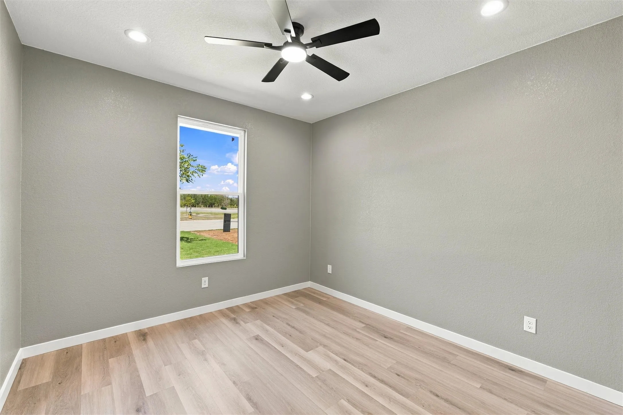 Single Family Residence For Sale in Mc Lennan County , 2302 Gary Lane, Waco, Texas 76708, 3 Bedroom, 2 Bathroom, 2 Garage spaces, 1,607 Sqft, built in 2026, mls#21404871, Real Estate Agent in Waco, Homes For Sale in Mc Lennan county, Homes For Sale in Waco, Realtor in Waco Texas, Real Estate Brokerage Independent Realty Texas, Luminita Cordes Realtor
