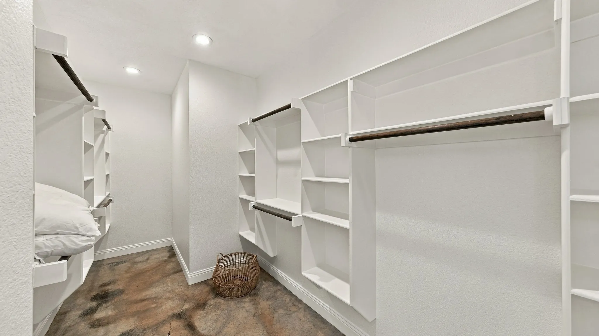 Single Family Residence For Sale in Wise County , 1389 County Road 3591, Paradise, Texas 76073, 4 Bedroom, 3 Bathroom, 1 Garage spaces, 2,507 Sqft, built in 2017, mls#21404392, Real Estate Agent in Paradise, Homes For Sale in Wise county, Homes For Sale in Paradise, Realtor in Paradise Texas, Real Estate Brokerage Independent Realty Texas, Luminita Cordes Realtor