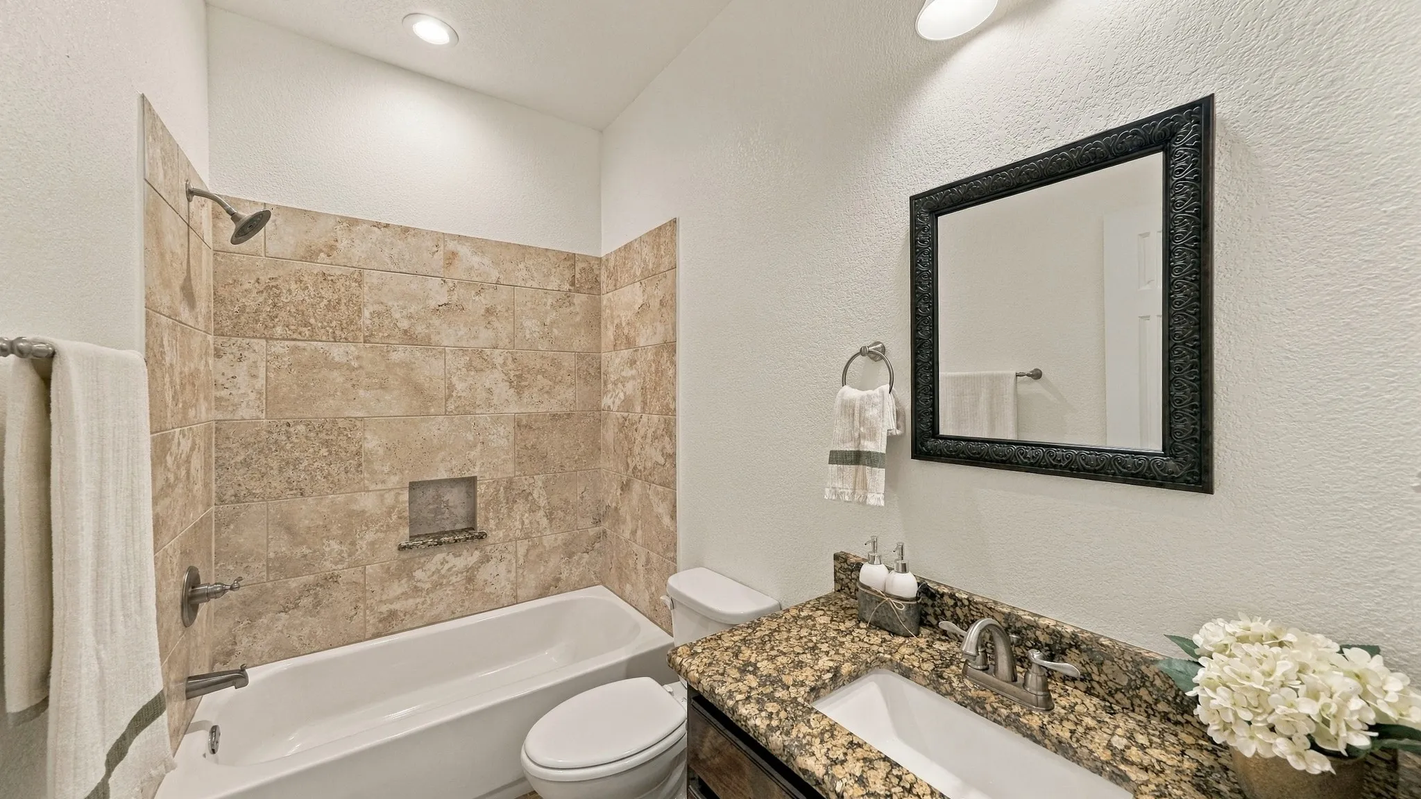 Single Family Residence For Sale in Wise County , 1389 County Road 3591, Paradise, Texas 76073, 4 Bedroom, 3 Bathroom, 1 Garage spaces, 2,507 Sqft, built in 2017, mls#21404392, Real Estate Agent in Paradise, Homes For Sale in Wise county, Homes For Sale in Paradise, Realtor in Paradise Texas, Real Estate Brokerage Independent Realty Texas, Luminita Cordes Realtor
