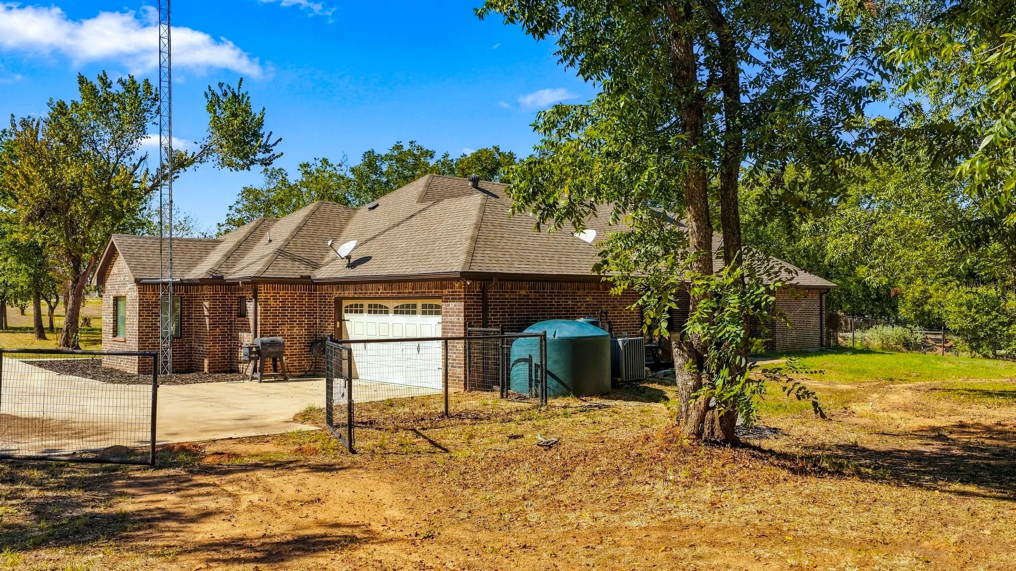 Single Family Residence For Sale in Wise County , 1389 County Road 3591, Paradise, Texas 76073, 4 Bedroom, 3 Bathroom, 1 Garage spaces, 2,507 Sqft, built in 2017, mls#21404392, Real Estate Agent in Paradise, Homes For Sale in Wise county, Homes For Sale in Paradise, Realtor in Paradise Texas, Real Estate Brokerage Independent Realty Texas, Luminita Cordes Realtor