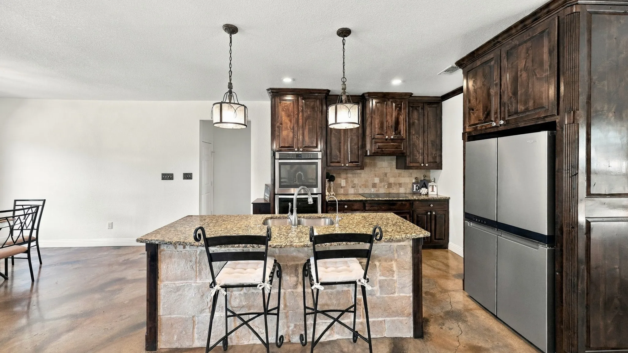 Single Family Residence For Sale in Wise County , 1389 County Road 3591, Paradise, Texas 76073, 4 Bedroom, 3 Bathroom, 1 Garage spaces, 2,507 Sqft, built in 2017, mls#21404392, Real Estate Agent in Paradise, Homes For Sale in Wise county, Homes For Sale in Paradise, Realtor in Paradise Texas, Real Estate Brokerage Independent Realty Texas, Luminita Cordes Realtor