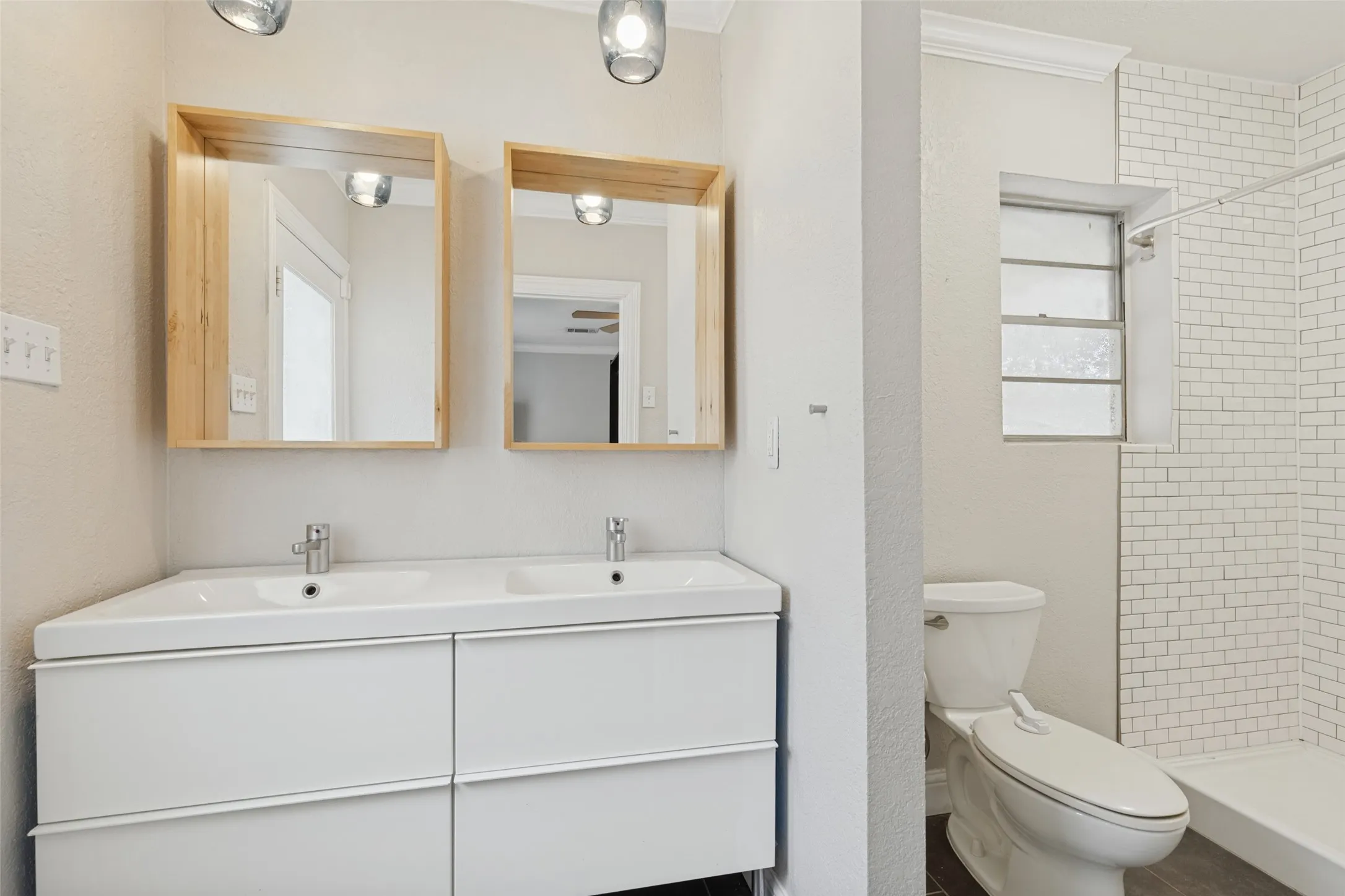 Single Family Residence For Rent in Dallas County , 8714 Forest Hills Boulevard, Dallas, Texas 75218, 3 Bedroom, 2 Bathroom, 1 Garage spaces, 1,244 Sqft, built in 1940, mls#21405310, Real Estate Agent in Dallas, Homes For Rent in Dallas county, Homes For Rent in Dallas, Realtor in Dallas Texas, Real Estate Brokerage Independent Realty Texas, Luminita Cordes Realtor