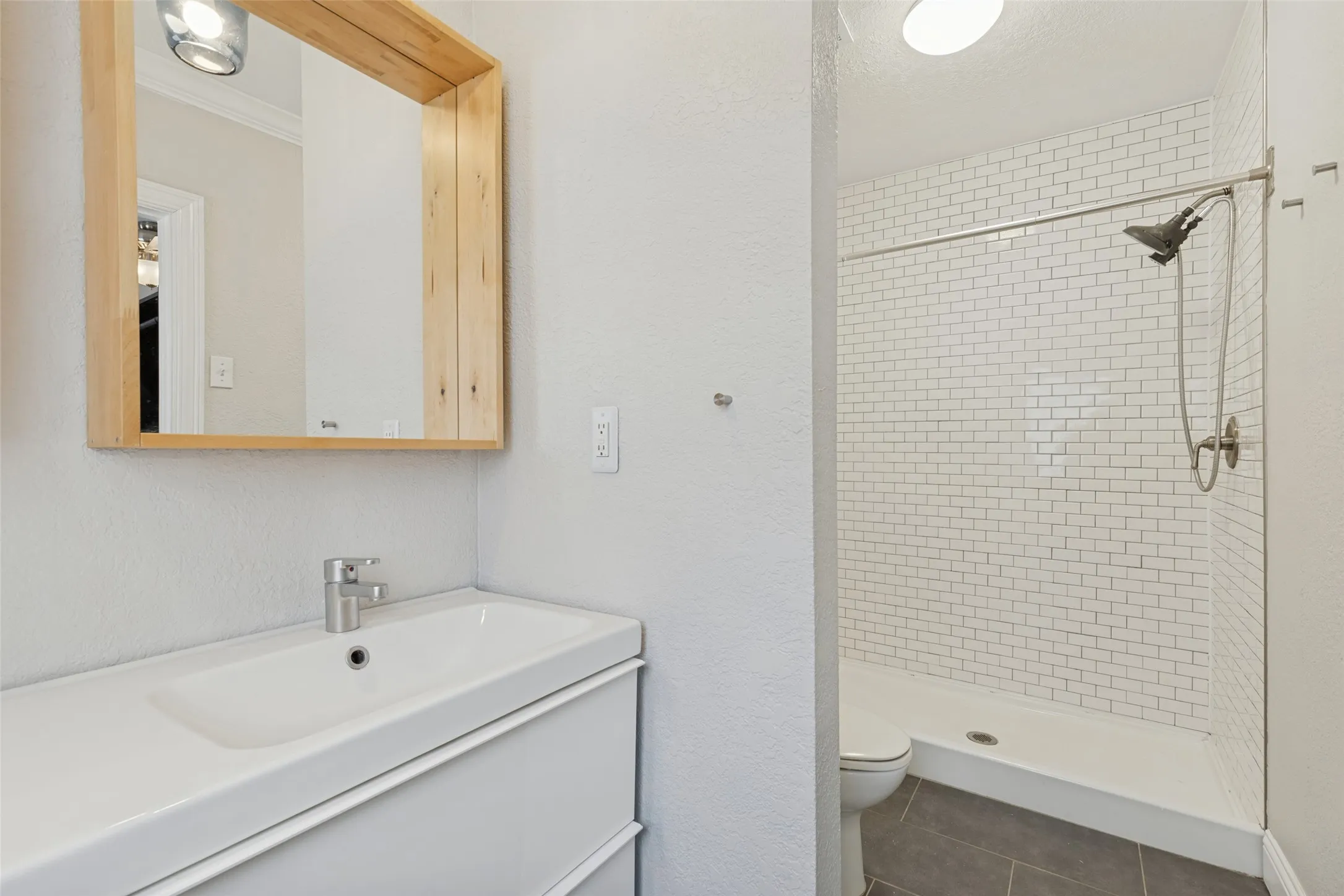 Single Family Residence For Rent in Dallas County , 8714 Forest Hills Boulevard, Dallas, Texas 75218, 3 Bedroom, 2 Bathroom, 1 Garage spaces, 1,244 Sqft, built in 1940, mls#21405310, Real Estate Agent in Dallas, Homes For Rent in Dallas county, Homes For Rent in Dallas, Realtor in Dallas Texas, Real Estate Brokerage Independent Realty Texas, Luminita Cordes Realtor