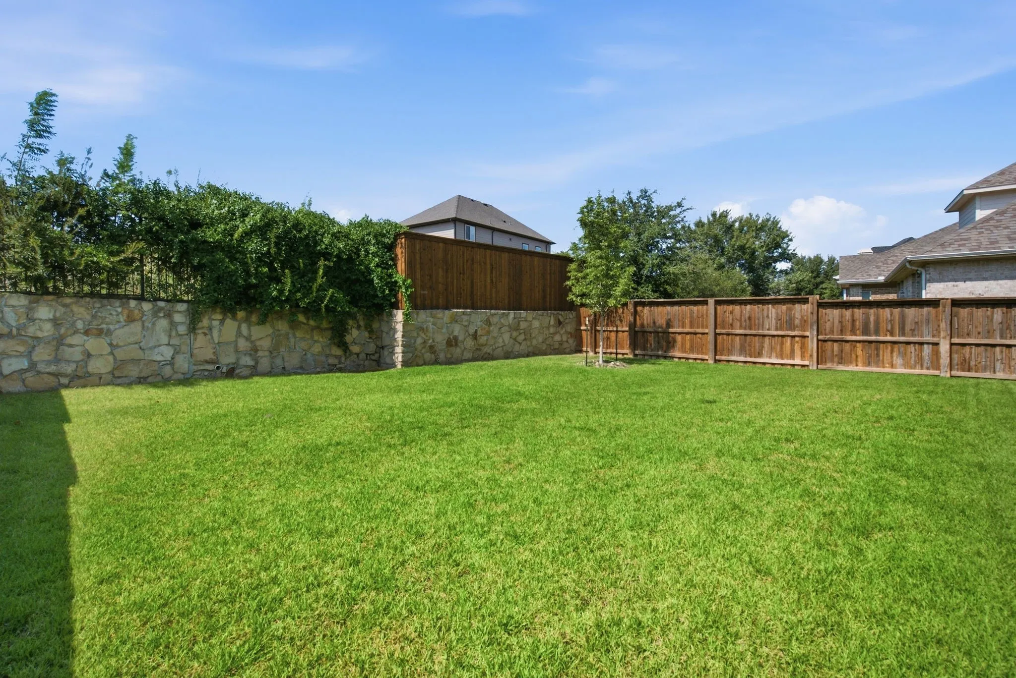 Single Family Residence For Sale in Parker County , 13705 Green Hook Road, Fort Worth, Texas 76008, 4 Bedroom, 3 Bathroom, 2 Garage spaces, 2,799 Sqft, built in 2025, mls#21402011, Real Estate Agent in Fort Worth, Homes For Sale in Parker county, Homes For Sale in Fort Worth, Realtor in Fort Worth Texas, Real Estate Brokerage Independent Realty Texas, Luminita Cordes Realtor