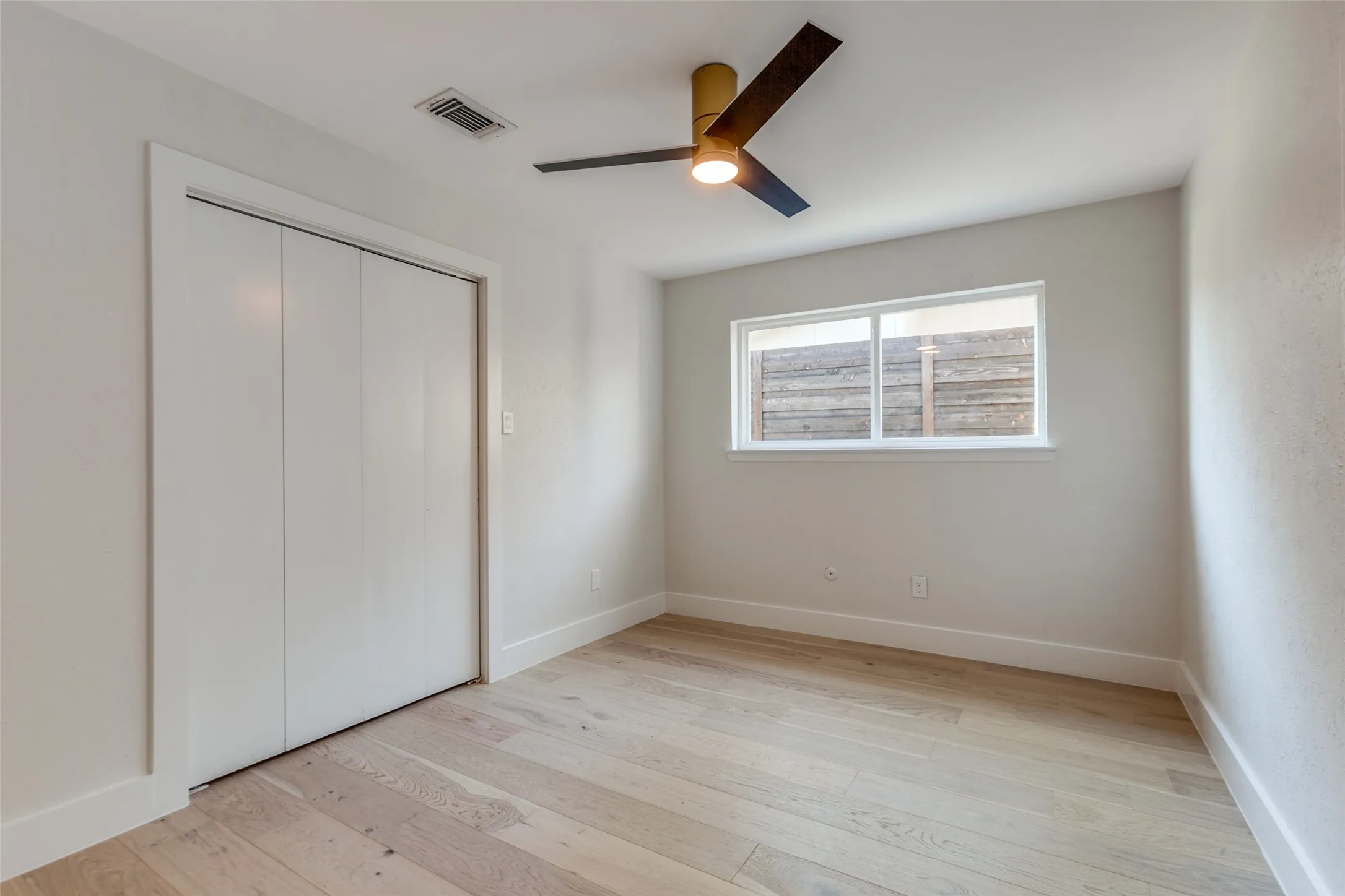 Single Family Residence For Rent in Dallas County , 416 Bedford Drive, Richardson, Texas 75080, 3 Bedroom, 2 Bathroom, 2 Garage spaces, 1,712 Sqft, built in 1973, mls#21405327, Real Estate Agent in Richardson, Homes For Rent in Dallas county, Homes For Rent in Richardson, Realtor in Richardson Texas, Real Estate Brokerage Independent Realty Texas, Luminita Cordes Realtor