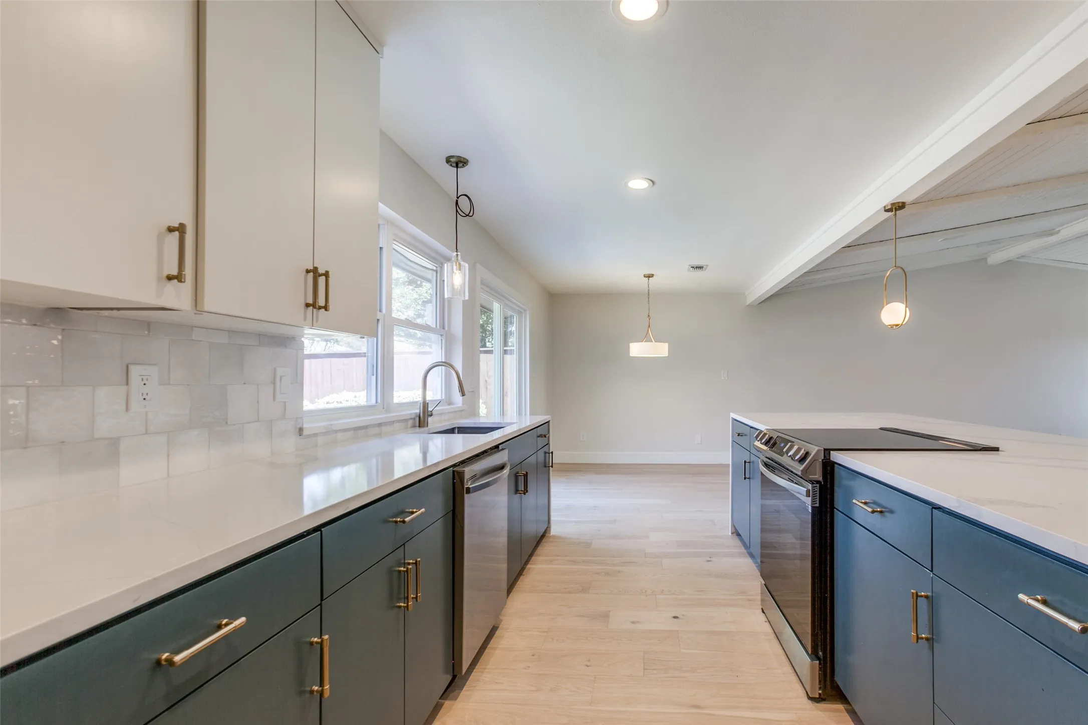 Single Family Residence For Rent in Dallas County , 416 Bedford Drive, Richardson, Texas 75080, 3 Bedroom, 2 Bathroom, 2 Garage spaces, 1,712 Sqft, built in 1973, mls#21405327, Real Estate Agent in Richardson, Homes For Rent in Dallas county, Homes For Rent in Richardson, Realtor in Richardson Texas, Real Estate Brokerage Independent Realty Texas, Luminita Cordes Realtor