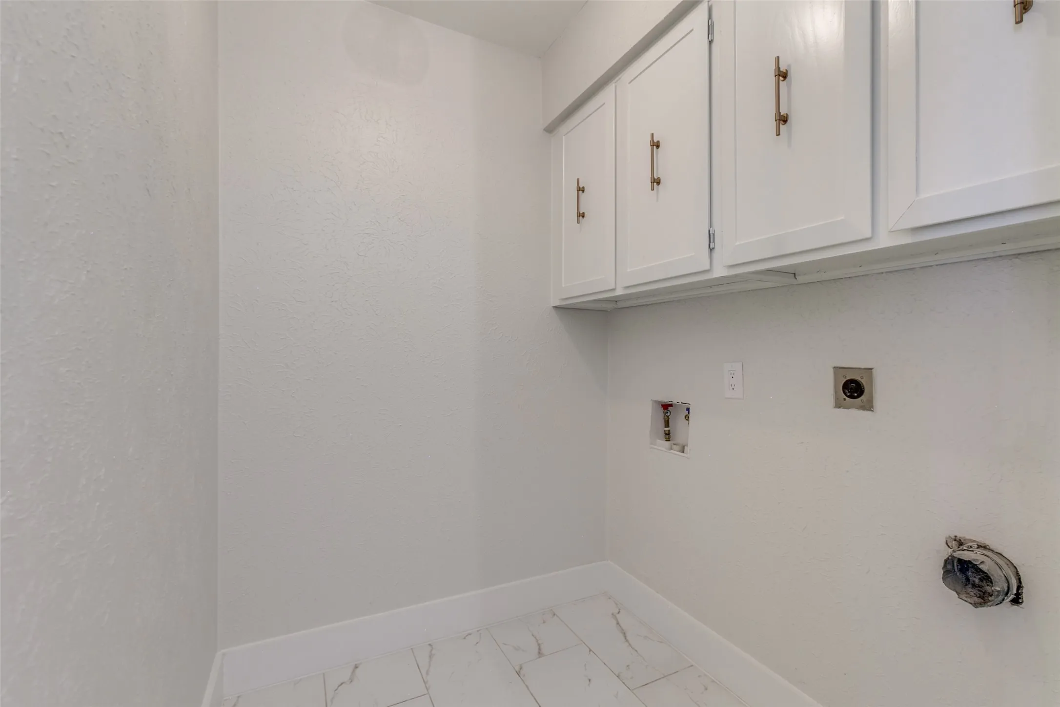 Single Family Residence For Rent in Dallas County , 416 Bedford Drive, Richardson, Texas 75080, 3 Bedroom, 2 Bathroom, 2 Garage spaces, 1,712 Sqft, built in 1973, mls#21405327, Real Estate Agent in Richardson, Homes For Rent in Dallas county, Homes For Rent in Richardson, Realtor in Richardson Texas, Real Estate Brokerage Independent Realty Texas, Luminita Cordes Realtor