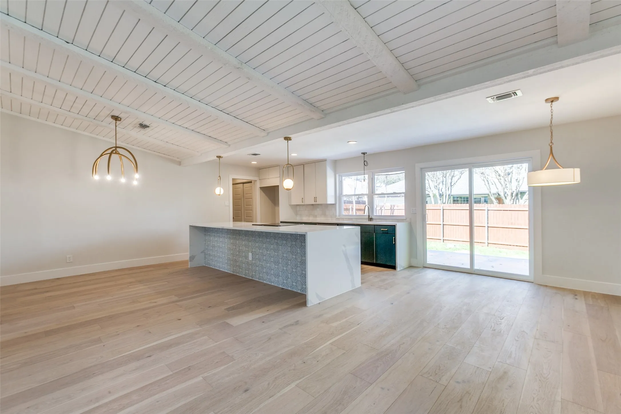 Single Family Residence For Rent in Dallas County , 416 Bedford Drive, Richardson, Texas 75080, 3 Bedroom, 2 Bathroom, 2 Garage spaces, 1,712 Sqft, built in 1973, mls#21405327, Real Estate Agent in Richardson, Homes For Rent in Dallas county, Homes For Rent in Richardson, Realtor in Richardson Texas, Real Estate Brokerage Independent Realty Texas, Luminita Cordes Realtor