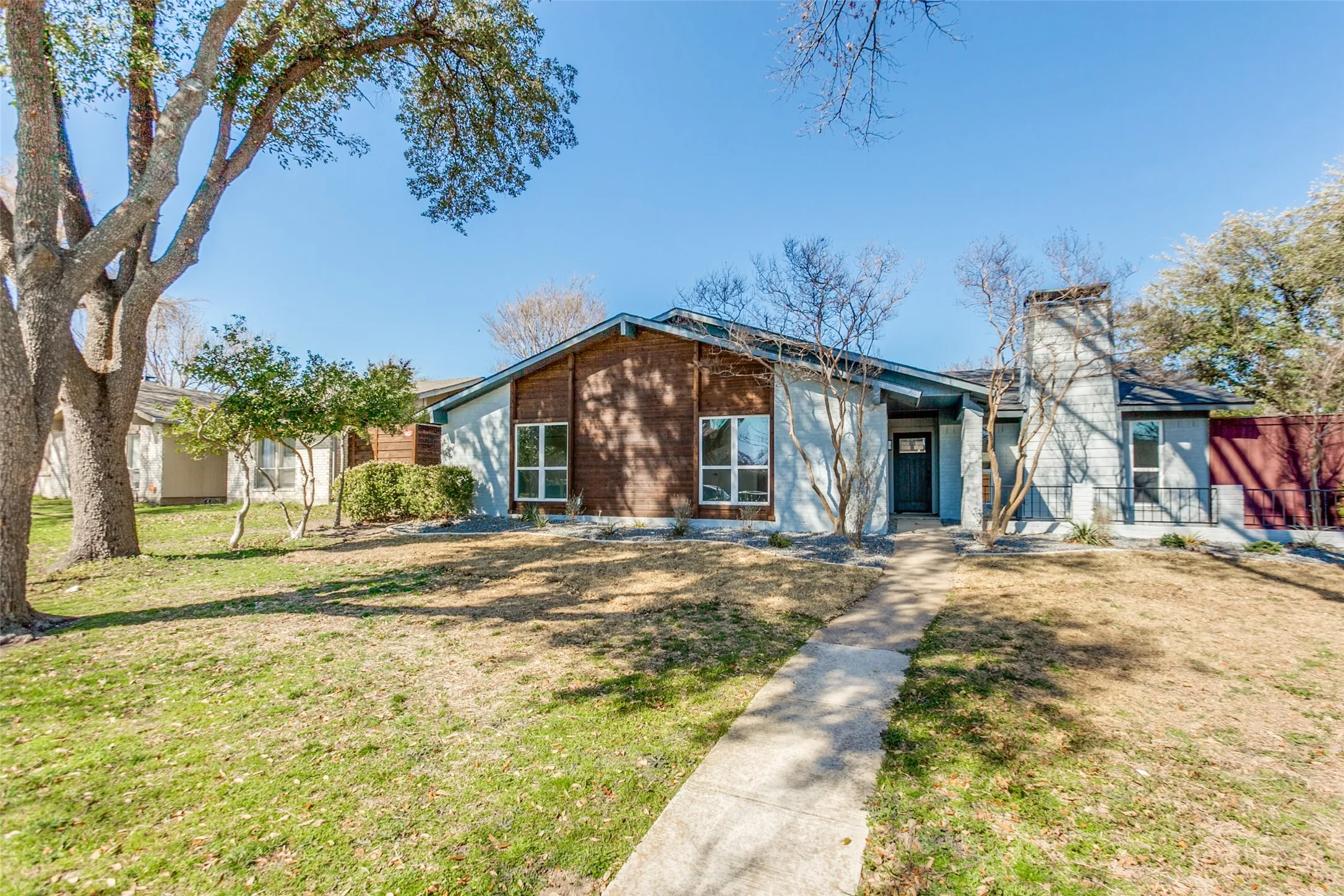 Single Family Residence For Rent in Dallas County , 416 Bedford Drive, Richardson, Texas 75080, 3 Bedroom, 2 Bathroom, 2 Garage spaces, 1,712 Sqft, built in 1973, mls#21405327, Real Estate Agent in Richardson, Homes For Rent in Dallas county, Homes For Rent in Richardson, Realtor in Richardson Texas, Real Estate Brokerage Independent Realty Texas, Luminita Cordes Realtor