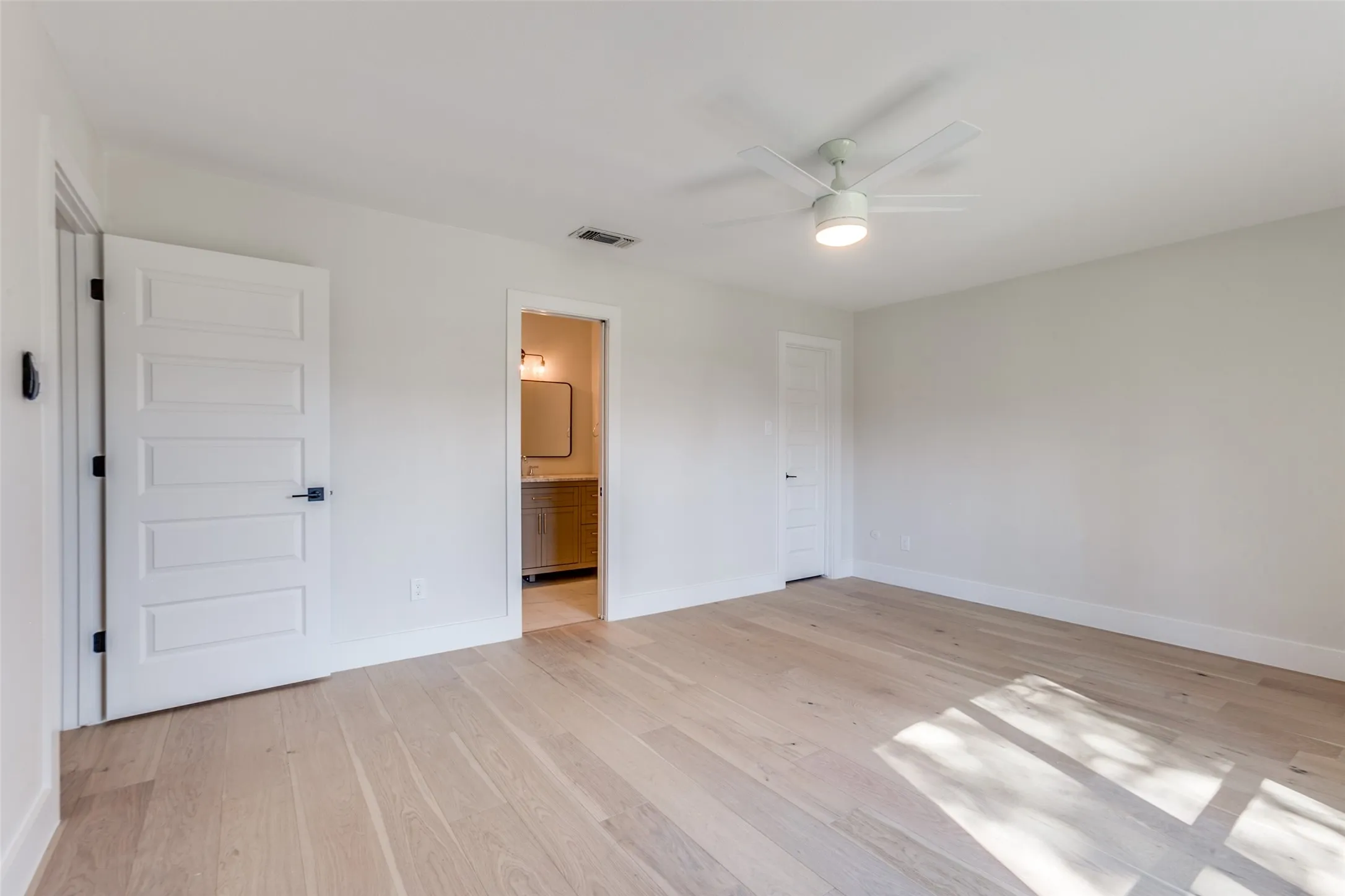 Single Family Residence For Rent in Dallas County , 416 Bedford Drive, Richardson, Texas 75080, 3 Bedroom, 2 Bathroom, 2 Garage spaces, 1,712 Sqft, built in 1973, mls#21405327, Real Estate Agent in Richardson, Homes For Rent in Dallas county, Homes For Rent in Richardson, Realtor in Richardson Texas, Real Estate Brokerage Independent Realty Texas, Luminita Cordes Realtor
