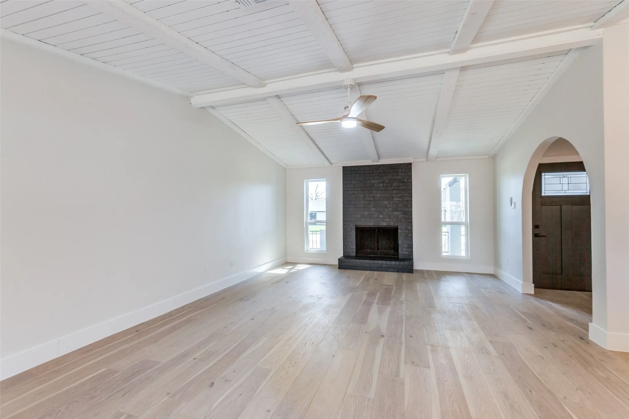 Single Family Residence For Rent in Dallas County , 416 Bedford Drive, Richardson, Texas 75080, 3 Bedroom, 2 Bathroom, 2 Garage spaces, 1,712 Sqft, built in 1973, mls#21405327, Real Estate Agent in Richardson, Homes For Rent in Dallas county, Homes For Rent in Richardson, Realtor in Richardson Texas, Real Estate Brokerage Independent Realty Texas, Luminita Cordes Realtor