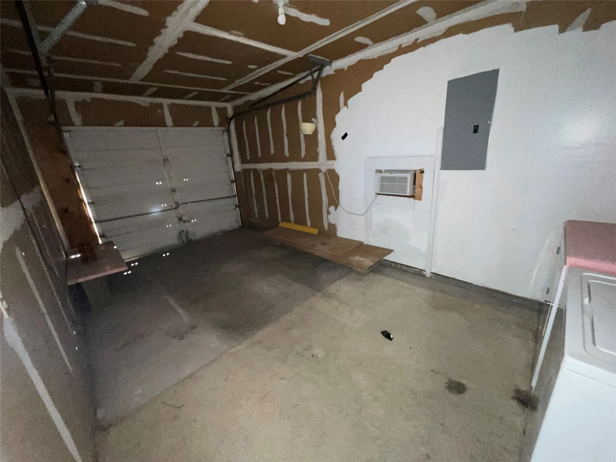 Single Family Residence For Sale in Tarrant County , 2508 Stagecoach Street, Fort Worth, Texas 76133, 3 Bedroom, 2 Bathroom, 1 Garage spaces, 1,016 Sqft, built in 1991, mls#21404589, Real Estate Agent in Fort Worth, Homes For Sale in Tarrant county, Homes For Sale in Fort Worth, Realtor in Fort Worth Texas, Real Estate Brokerage Independent Realty Texas, Luminita Cordes Realtor