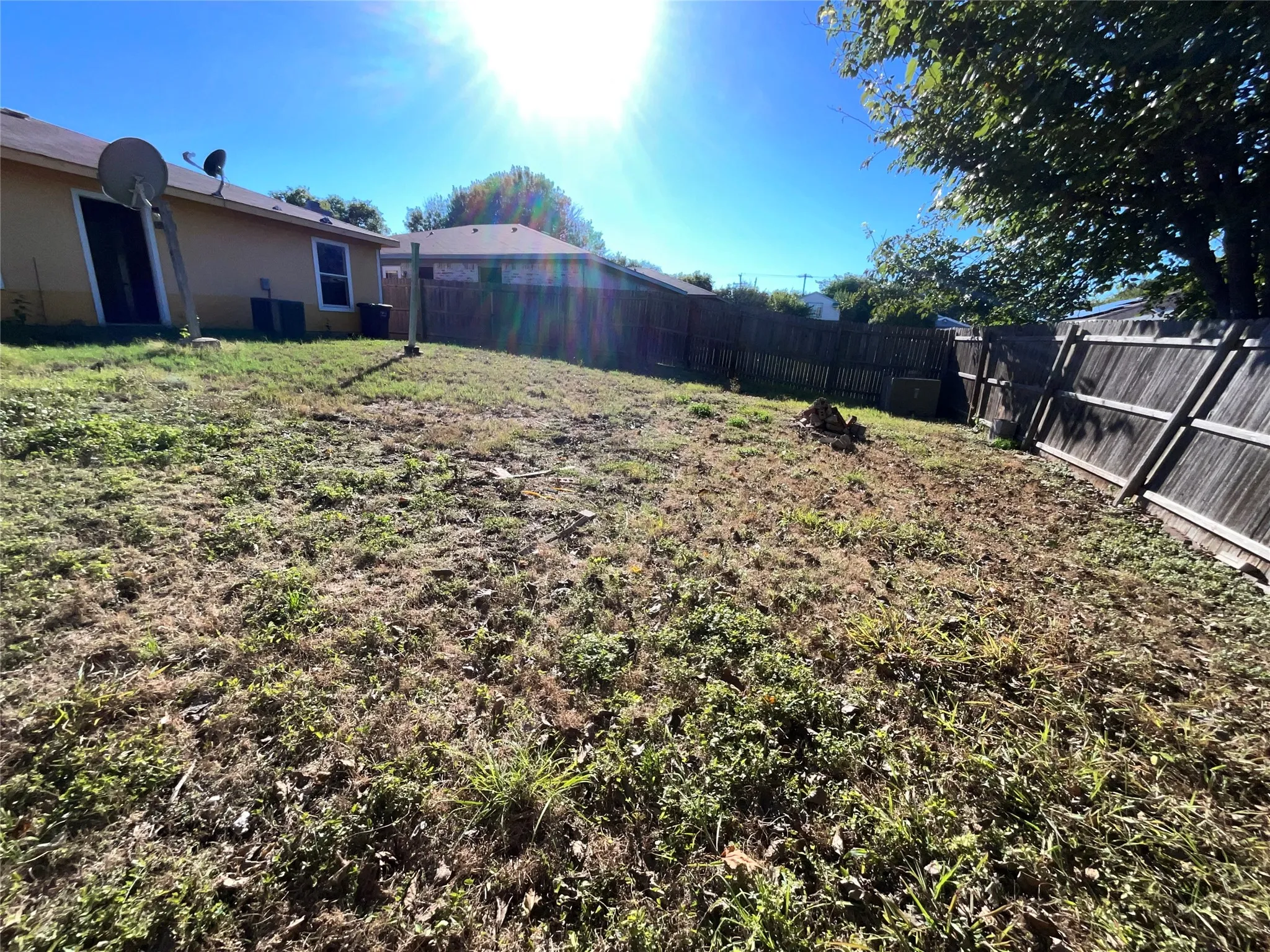 Single Family Residence For Sale in Tarrant County , 2508 Stagecoach Street, Fort Worth, Texas 76133, 3 Bedroom, 2 Bathroom, 1 Garage spaces, 1,016 Sqft, built in 1991, mls#21404589, Real Estate Agent in Fort Worth, Homes For Sale in Tarrant county, Homes For Sale in Fort Worth, Realtor in Fort Worth Texas, Real Estate Brokerage Independent Realty Texas, Luminita Cordes Realtor
