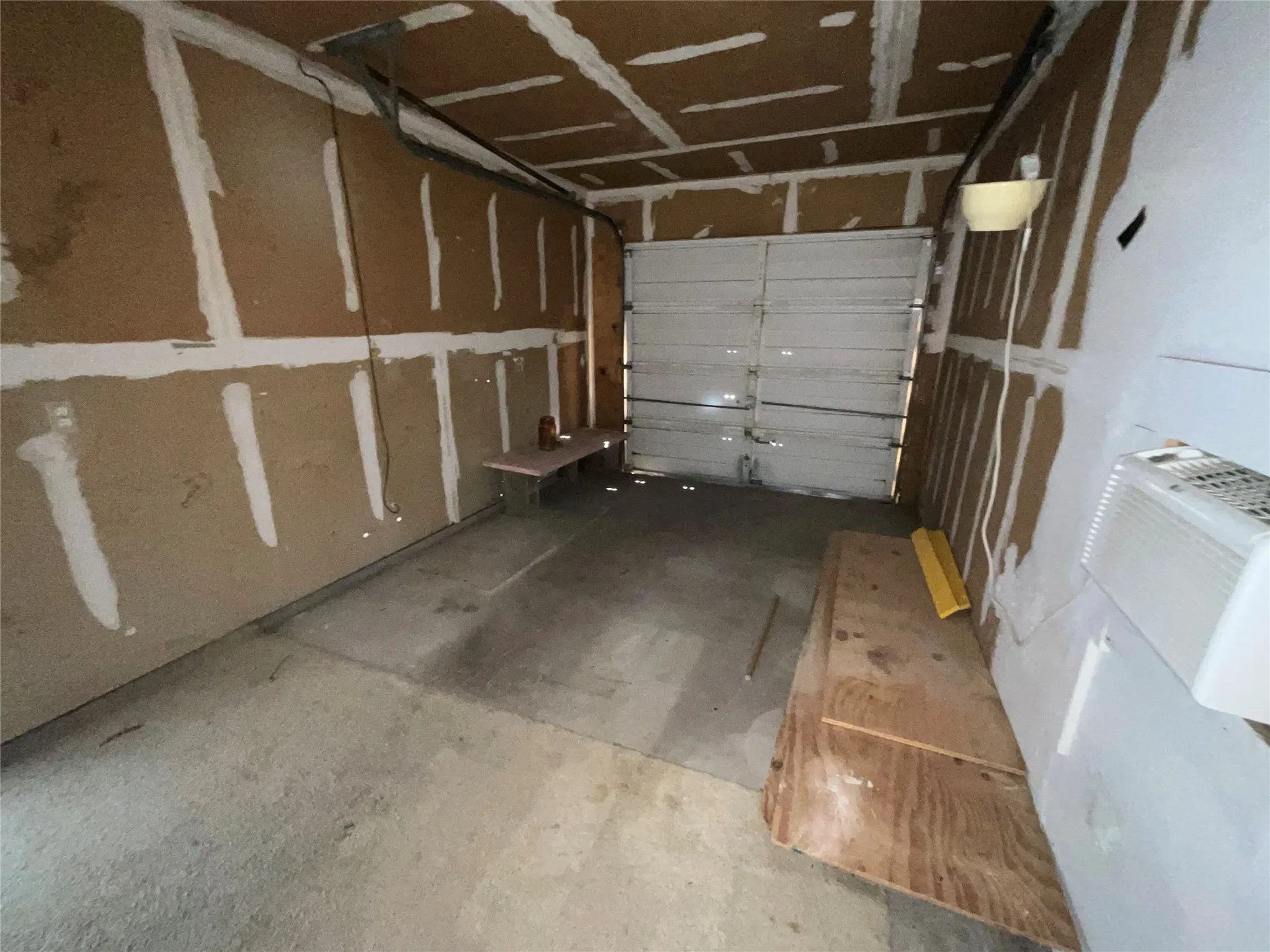 Single Family Residence For Sale in Tarrant County , 2508 Stagecoach Street, Fort Worth, Texas 76133, 3 Bedroom, 2 Bathroom, 1 Garage spaces, 1,016 Sqft, built in 1991, mls#21404589, Real Estate Agent in Fort Worth, Homes For Sale in Tarrant county, Homes For Sale in Fort Worth, Realtor in Fort Worth Texas, Real Estate Brokerage Independent Realty Texas, Luminita Cordes Realtor