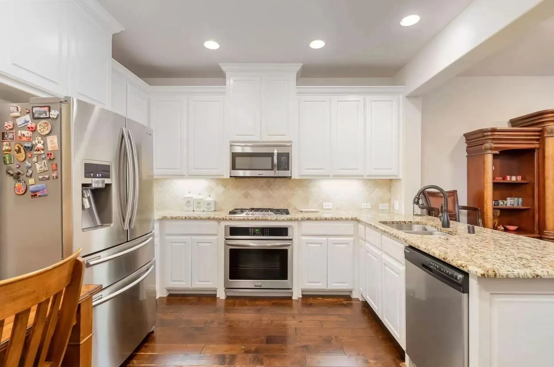 Townhouse For Rent in Denton County , 4654C Rhett Lane, Carrollton, Texas 75010, 3 Bedroom, 3 Bathroom, 2 Garage spaces, 1,689 Sqft, built in 2015, mls#21405333, Real Estate Agent in Carrollton, Homes For Rent in Denton county, Homes For Rent in Carrollton, Realtor in Carrollton Texas, Real Estate Brokerage Independent Realty Texas, Luminita Cordes Realtor
