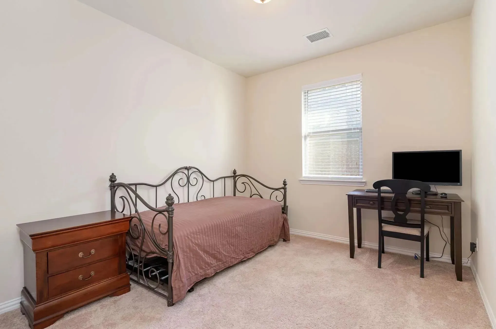 Townhouse For Rent in Denton County , 4654C Rhett Lane, Carrollton, Texas 75010, 3 Bedroom, 3 Bathroom, 2 Garage spaces, 1,689 Sqft, built in 2015, mls#21405333, Real Estate Agent in Carrollton, Homes For Rent in Denton county, Homes For Rent in Carrollton, Realtor in Carrollton Texas, Real Estate Brokerage Independent Realty Texas, Luminita Cordes Realtor