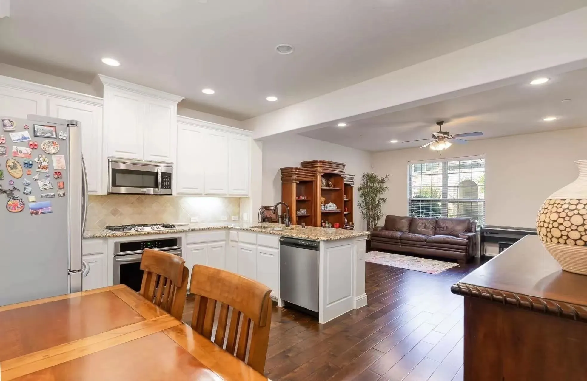Townhouse For Rent in Denton County , 4654C Rhett Lane, Carrollton, Texas 75010, 3 Bedroom, 3 Bathroom, 2 Garage spaces, 1,689 Sqft, built in 2015, mls#21405333, Real Estate Agent in Carrollton, Homes For Rent in Denton county, Homes For Rent in Carrollton, Realtor in Carrollton Texas, Real Estate Brokerage Independent Realty Texas, Luminita Cordes Realtor