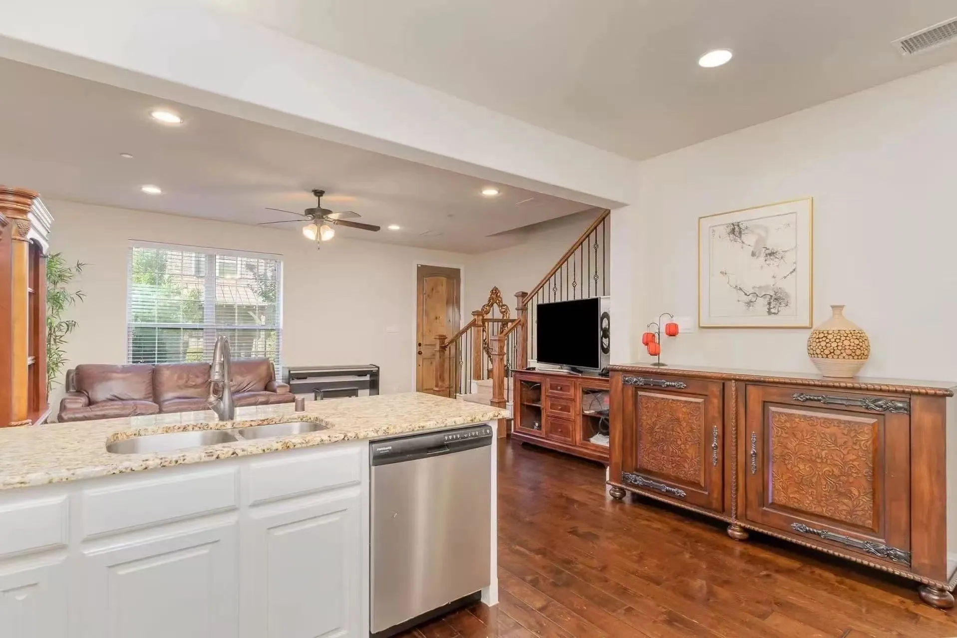 Townhouse For Rent in Denton County , 4654C Rhett Lane, Carrollton, Texas 75010, 3 Bedroom, 3 Bathroom, 2 Garage spaces, 1,689 Sqft, built in 2015, mls#21405333, Real Estate Agent in Carrollton, Homes For Rent in Denton county, Homes For Rent in Carrollton, Realtor in Carrollton Texas, Real Estate Brokerage Independent Realty Texas, Luminita Cordes Realtor