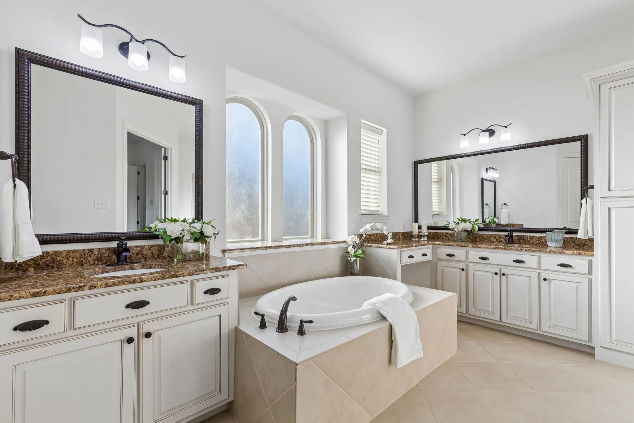 Single Family Residence For Sale in Collin County , 2140 Arbol Way, Prosper, Texas 75078, 5 Bedroom, 5 Bathroom, 3 Garage spaces, 4,319 Sqft, built in 2015, mls#21404911, Real Estate Agent in Prosper, Homes For Sale in Collin county, Homes For Sale in Prosper, Realtor in Prosper Texas, Real Estate Brokerage Independent Realty Texas, Luminita Cordes Realtor