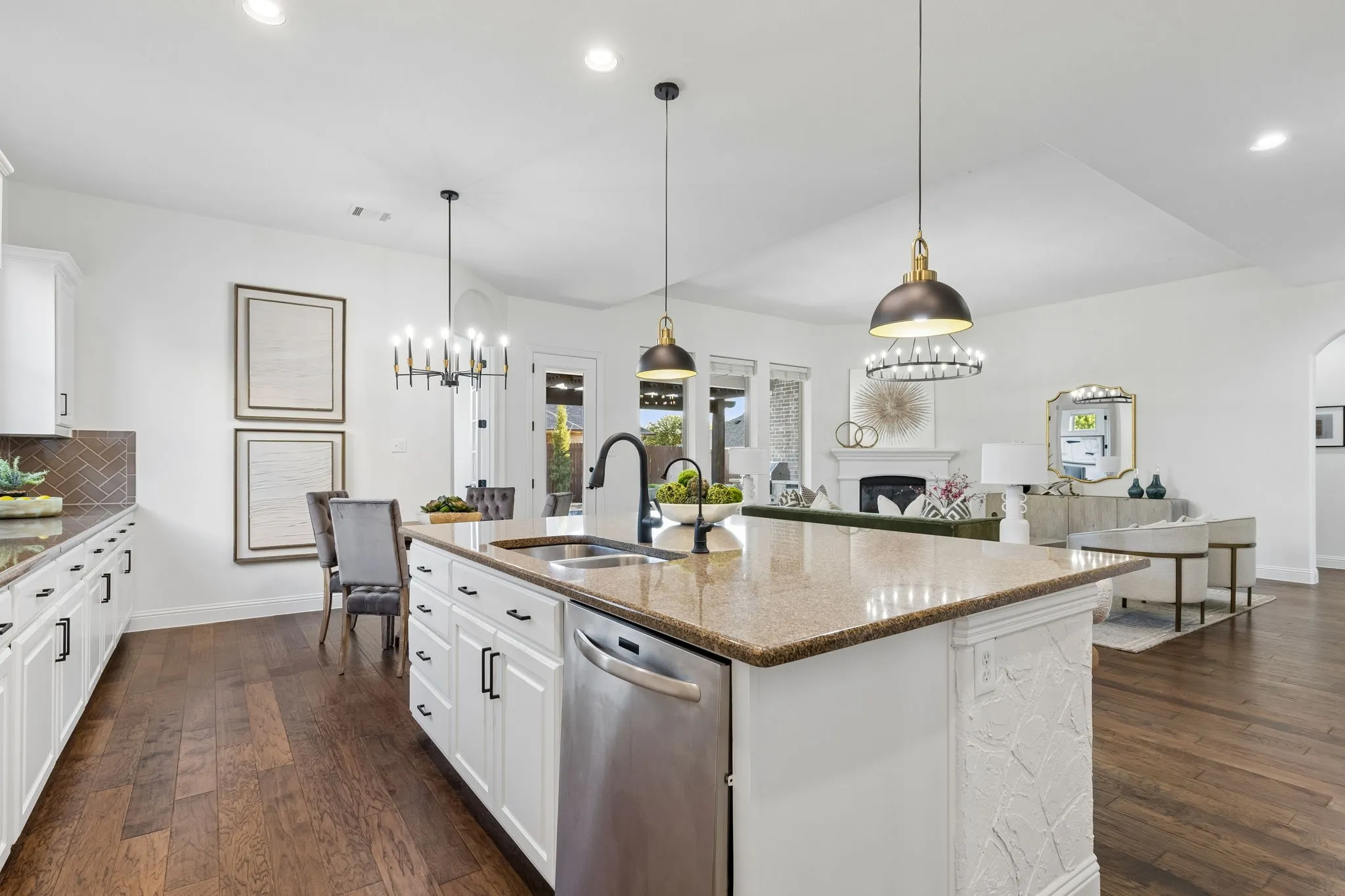 Single Family Residence For Sale in Collin County , 2140 Arbol Way, Prosper, Texas 75078, 5 Bedroom, 5 Bathroom, 3 Garage spaces, 4,319 Sqft, built in 2015, mls#21404911, Real Estate Agent in Prosper, Homes For Sale in Collin county, Homes For Sale in Prosper, Realtor in Prosper Texas, Real Estate Brokerage Independent Realty Texas, Luminita Cordes Realtor