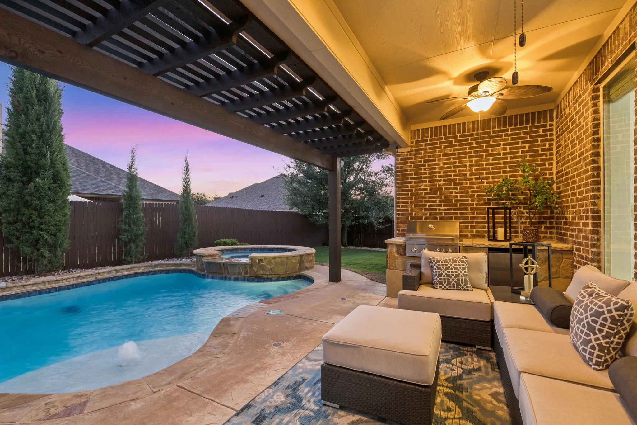 Single Family Residence For Sale in Collin County , 2140 Arbol Way, Prosper, Texas 75078, 5 Bedroom, 5 Bathroom, 3 Garage spaces, 4,319 Sqft, built in 2015, mls#21404911, Real Estate Agent in Prosper, Homes For Sale in Collin county, Homes For Sale in Prosper, Realtor in Prosper Texas, Real Estate Brokerage Independent Realty Texas, Luminita Cordes Realtor