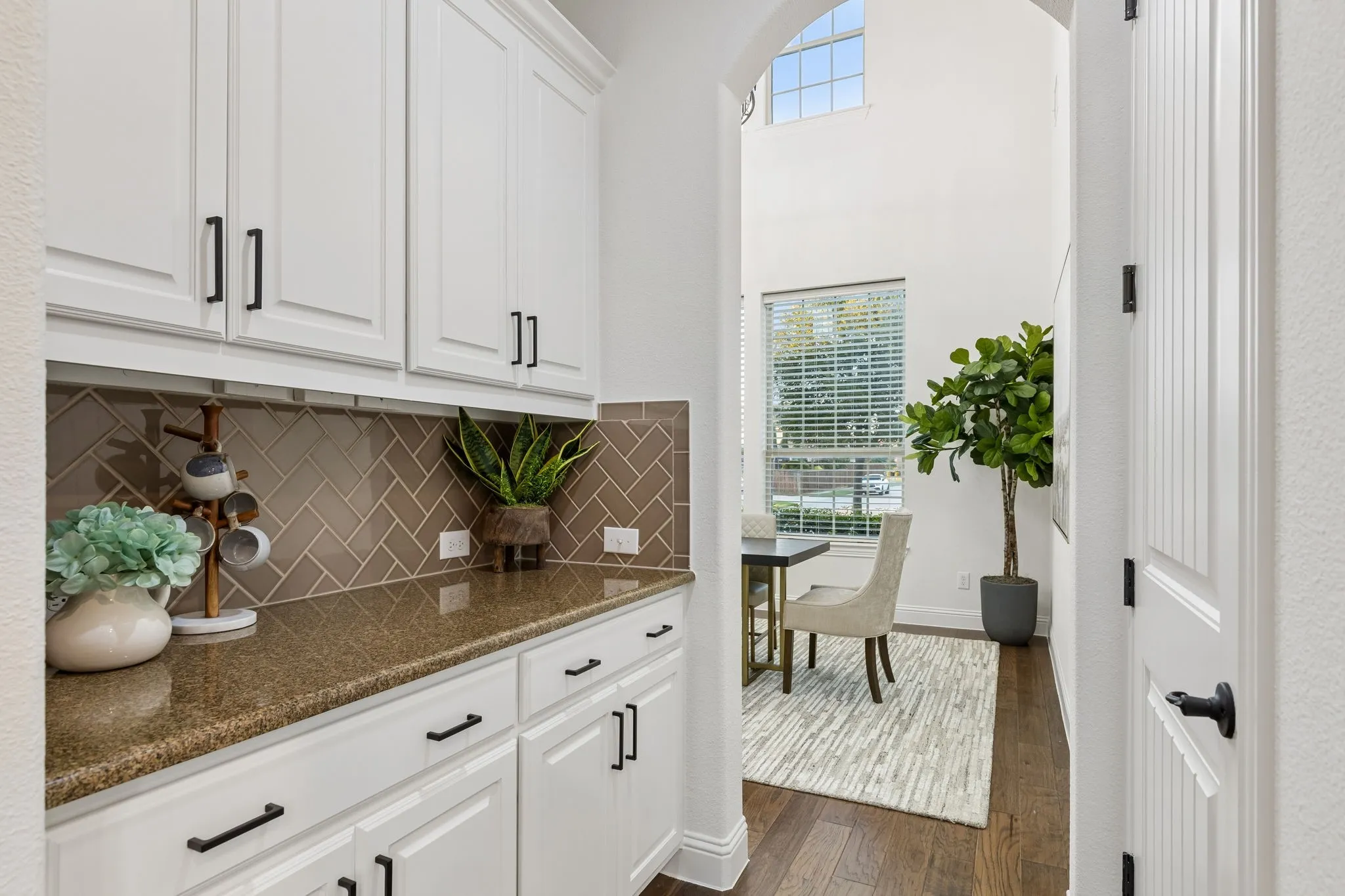 Single Family Residence For Sale in Collin County , 2140 Arbol Way, Prosper, Texas 75078, 5 Bedroom, 5 Bathroom, 3 Garage spaces, 4,319 Sqft, built in 2015, mls#21404911, Real Estate Agent in Prosper, Homes For Sale in Collin county, Homes For Sale in Prosper, Realtor in Prosper Texas, Real Estate Brokerage Independent Realty Texas, Luminita Cordes Realtor