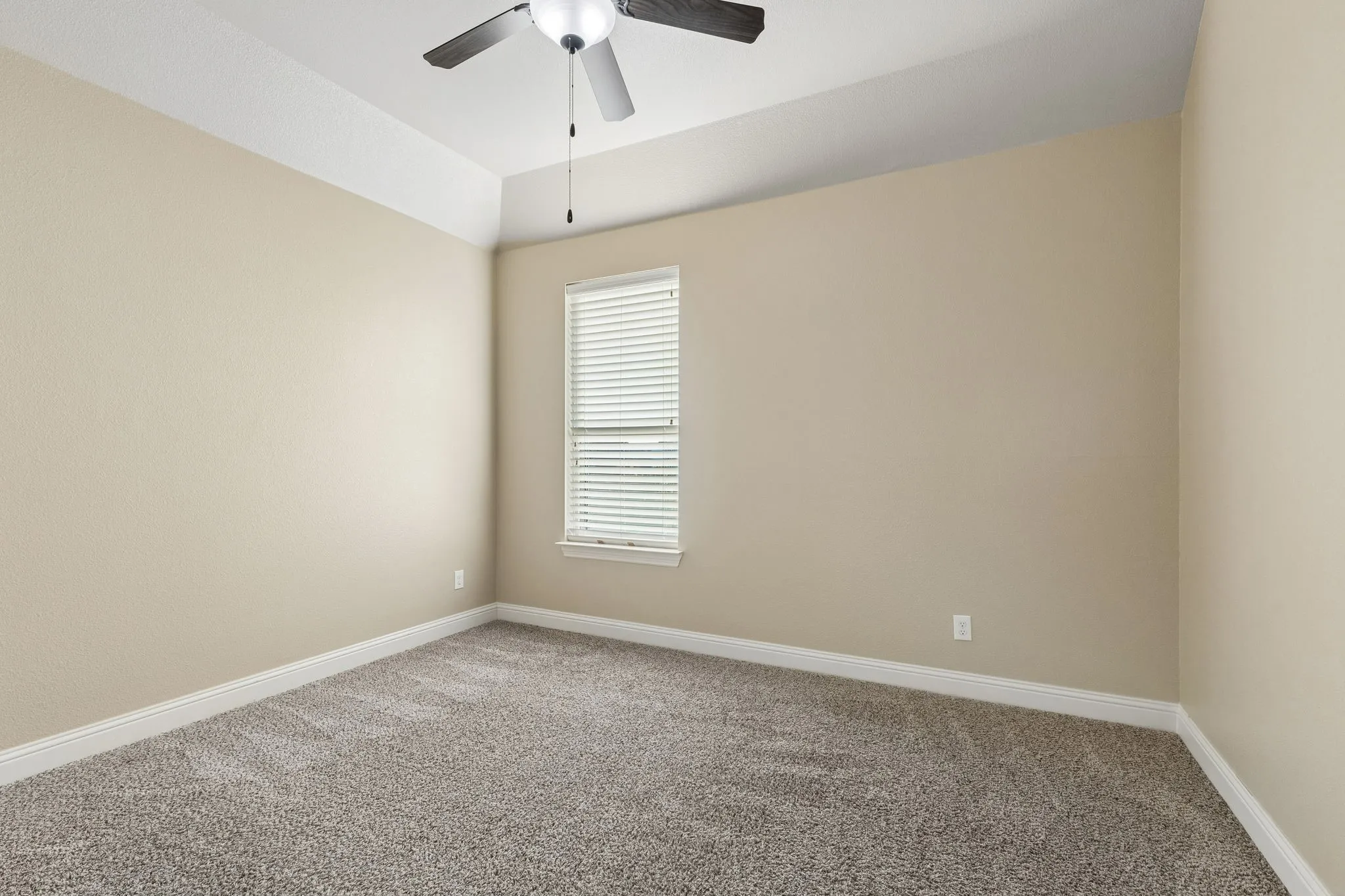 Single Family Residence For Sale in Collin County , 2140 Arbol Way, Prosper, Texas 75078, 5 Bedroom, 5 Bathroom, 3 Garage spaces, 4,319 Sqft, built in 2015, mls#21404911, Real Estate Agent in Prosper, Homes For Sale in Collin county, Homes For Sale in Prosper, Realtor in Prosper Texas, Real Estate Brokerage Independent Realty Texas, Luminita Cordes Realtor