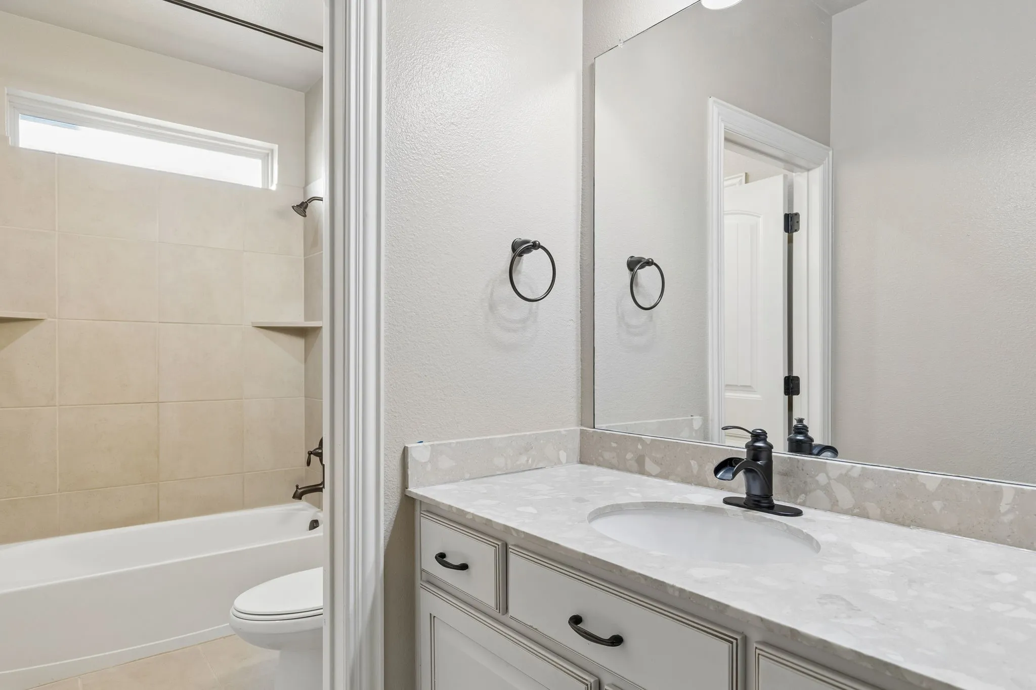 Single Family Residence For Sale in Collin County , 2140 Arbol Way, Prosper, Texas 75078, 5 Bedroom, 5 Bathroom, 3 Garage spaces, 4,319 Sqft, built in 2015, mls#21404911, Real Estate Agent in Prosper, Homes For Sale in Collin county, Homes For Sale in Prosper, Realtor in Prosper Texas, Real Estate Brokerage Independent Realty Texas, Luminita Cordes Realtor