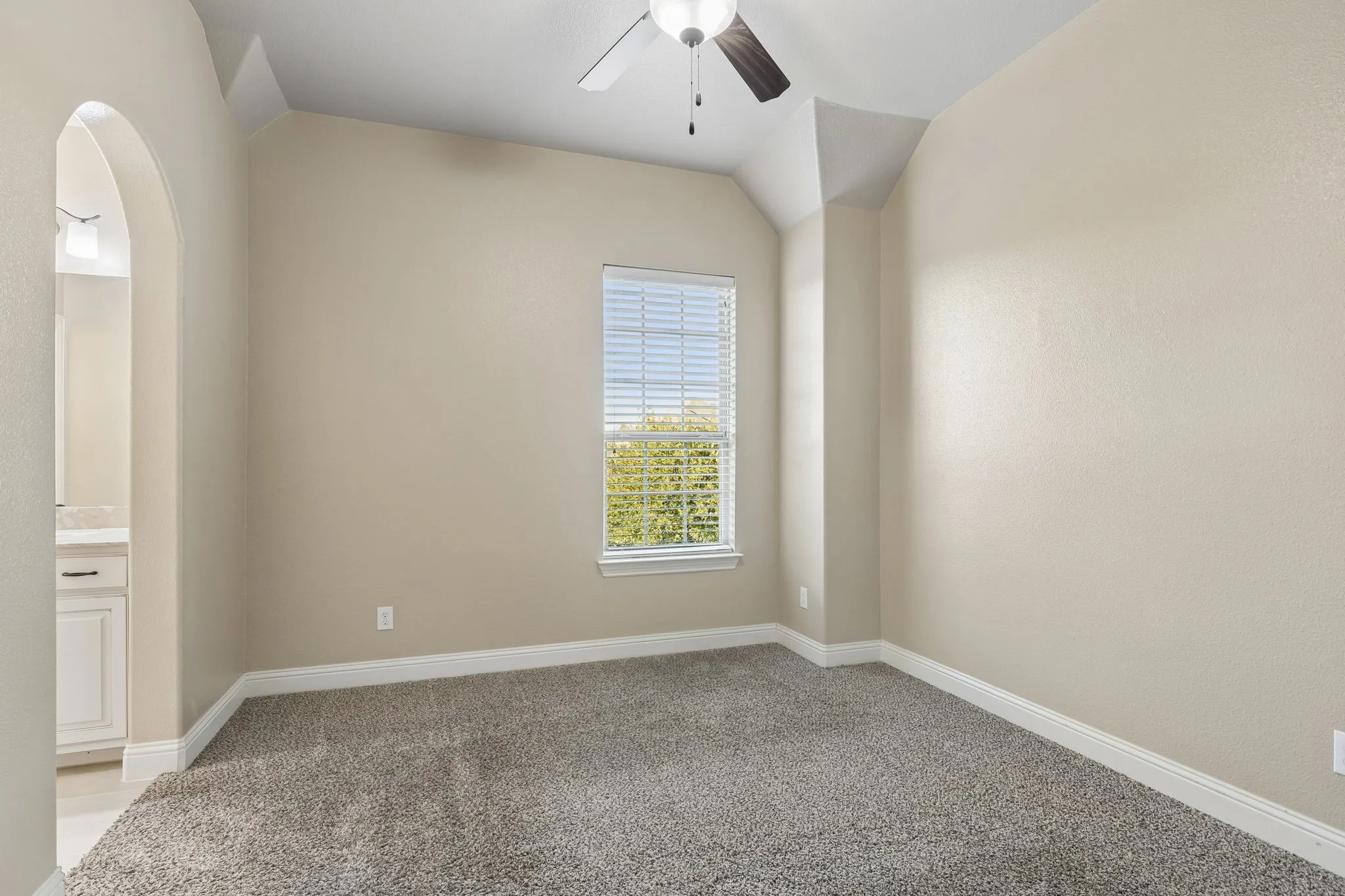 Single Family Residence For Sale in Collin County , 2140 Arbol Way, Prosper, Texas 75078, 5 Bedroom, 5 Bathroom, 3 Garage spaces, 4,319 Sqft, built in 2015, mls#21404911, Real Estate Agent in Prosper, Homes For Sale in Collin county, Homes For Sale in Prosper, Realtor in Prosper Texas, Real Estate Brokerage Independent Realty Texas, Luminita Cordes Realtor