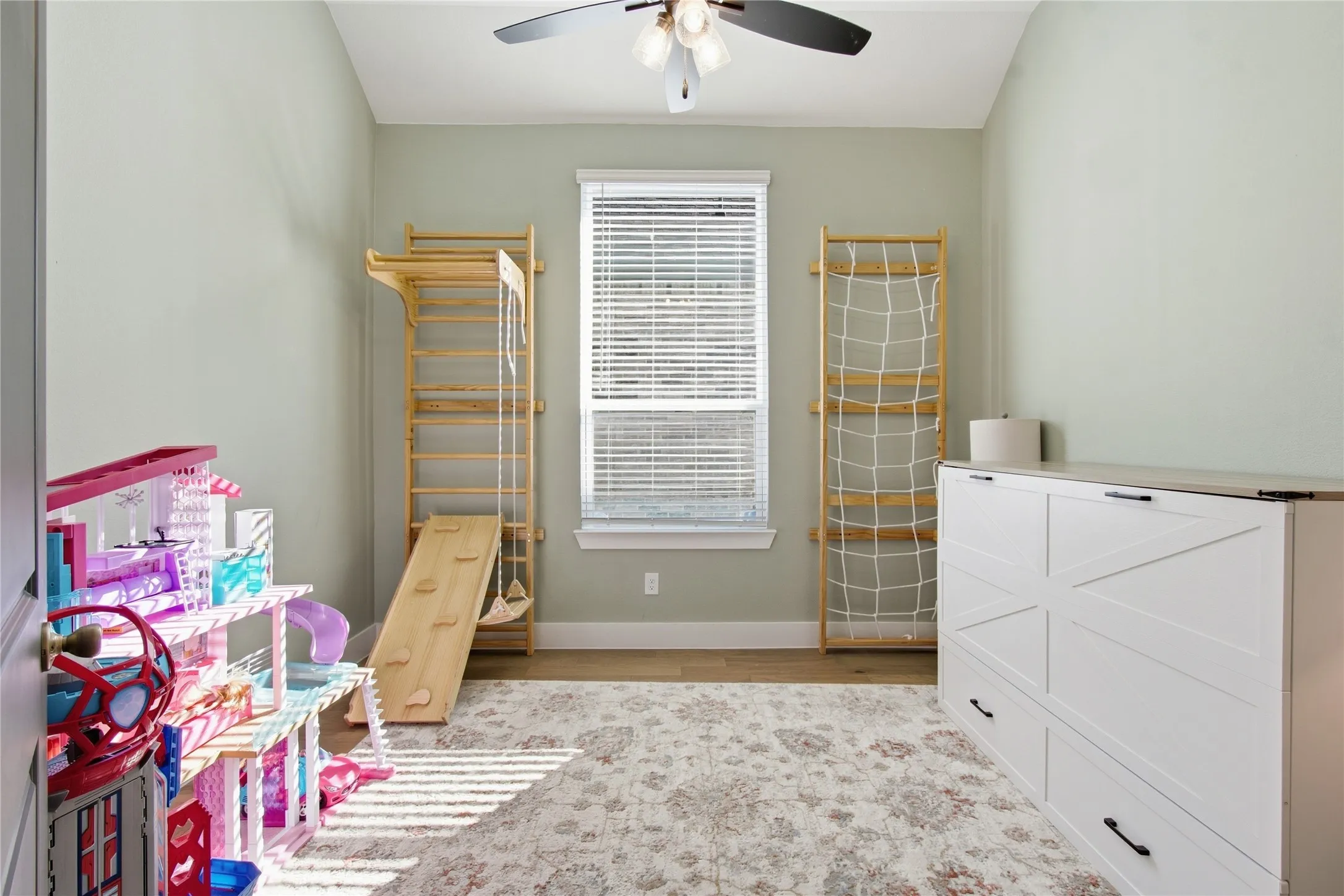 Single Family Residence For Sale in Collin County , 2721 Saltwood Court, Celina, Texas 75009, 4 Bedroom, 3 Bathroom, 2 Garage spaces, 2,269 Sqft, built in 2022, mls#21405244, Real Estate Agent in Celina, Homes For Sale in Collin county, Homes For Sale in Celina, Realtor in Celina Texas, Real Estate Brokerage Independent Realty Texas, Luminita Cordes Realtor