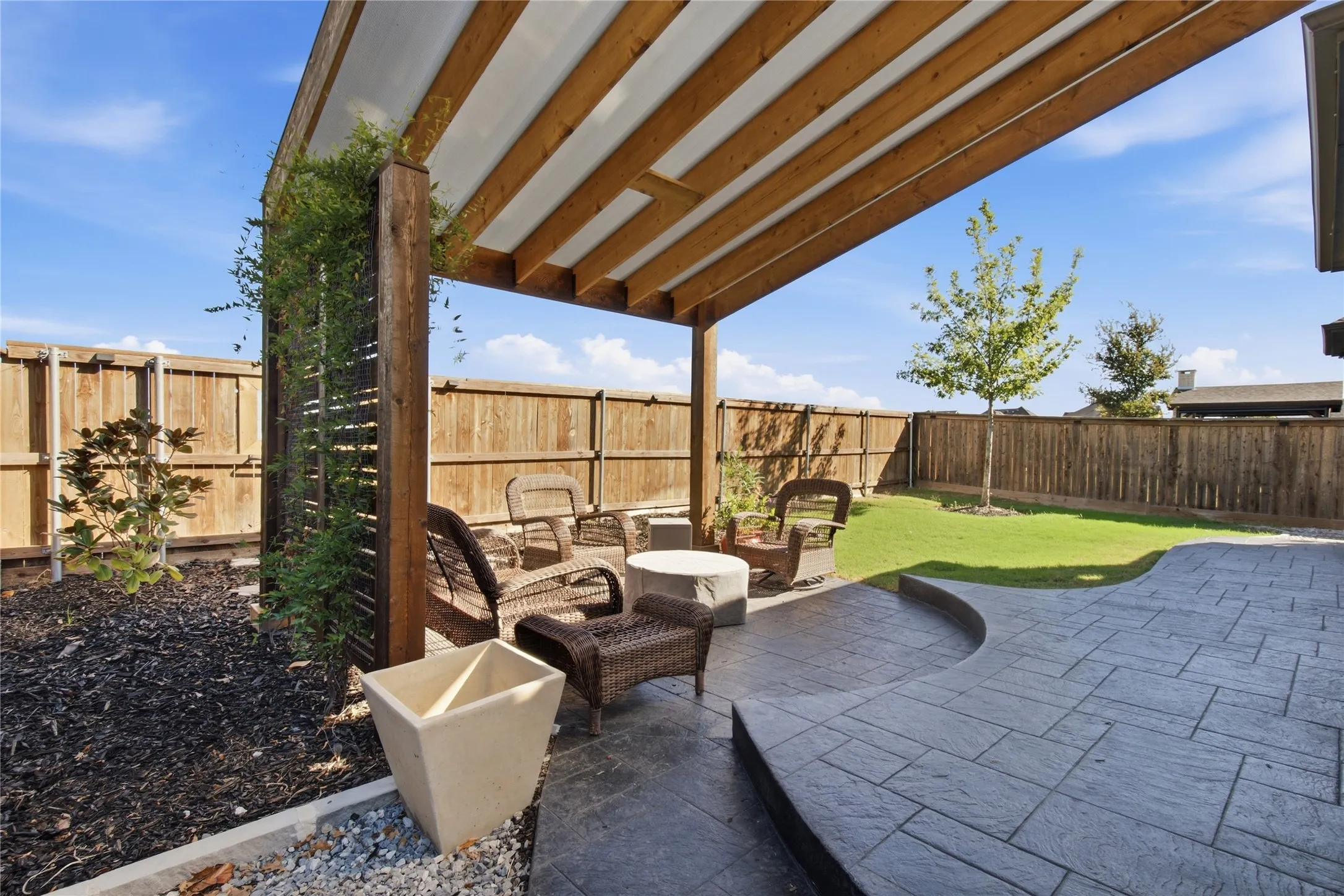Single Family Residence For Sale in Collin County , 2721 Saltwood Court, Celina, Texas 75009, 4 Bedroom, 3 Bathroom, 2 Garage spaces, 2,269 Sqft, built in 2022, mls#21405244, Real Estate Agent in Celina, Homes For Sale in Collin county, Homes For Sale in Celina, Realtor in Celina Texas, Real Estate Brokerage Independent Realty Texas, Luminita Cordes Realtor