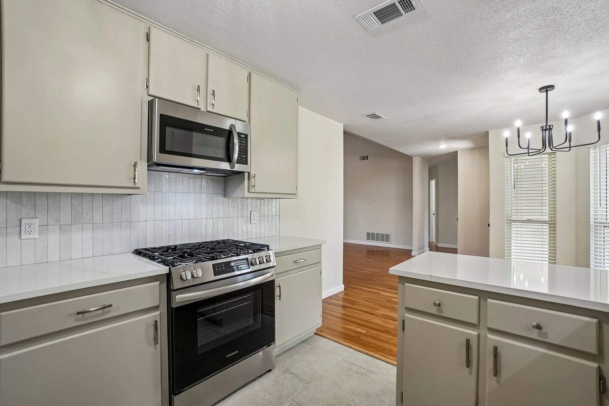 Single Family Residence For Sale in Tarrant County , 5885 Mitchell Saxon Road, Fort Worth, Texas 76140, 3 Bedroom, 2 Bathroom, 2 Garage spaces, 1,590 Sqft, built in 1986, mls#21405313, Real Estate Agent in Fort Worth, Homes For Sale in Tarrant county, Homes For Sale in Fort Worth, Realtor in Fort Worth Texas, Real Estate Brokerage Independent Realty Texas, Luminita Cordes Realtor