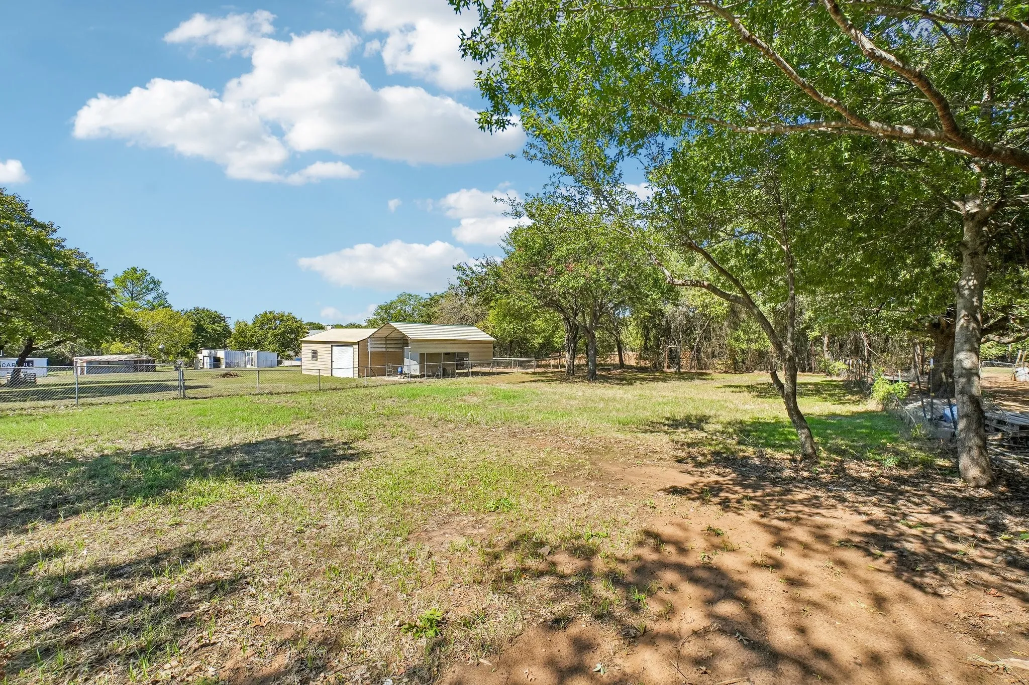 Single Family Residence For Sale in Tarrant County , 5885 Mitchell Saxon Road, Fort Worth, Texas 76140, 3 Bedroom, 2 Bathroom, 2 Garage spaces, 1,590 Sqft, built in 1986, mls#21405313, Real Estate Agent in Fort Worth, Homes For Sale in Tarrant county, Homes For Sale in Fort Worth, Realtor in Fort Worth Texas, Real Estate Brokerage Independent Realty Texas, Luminita Cordes Realtor