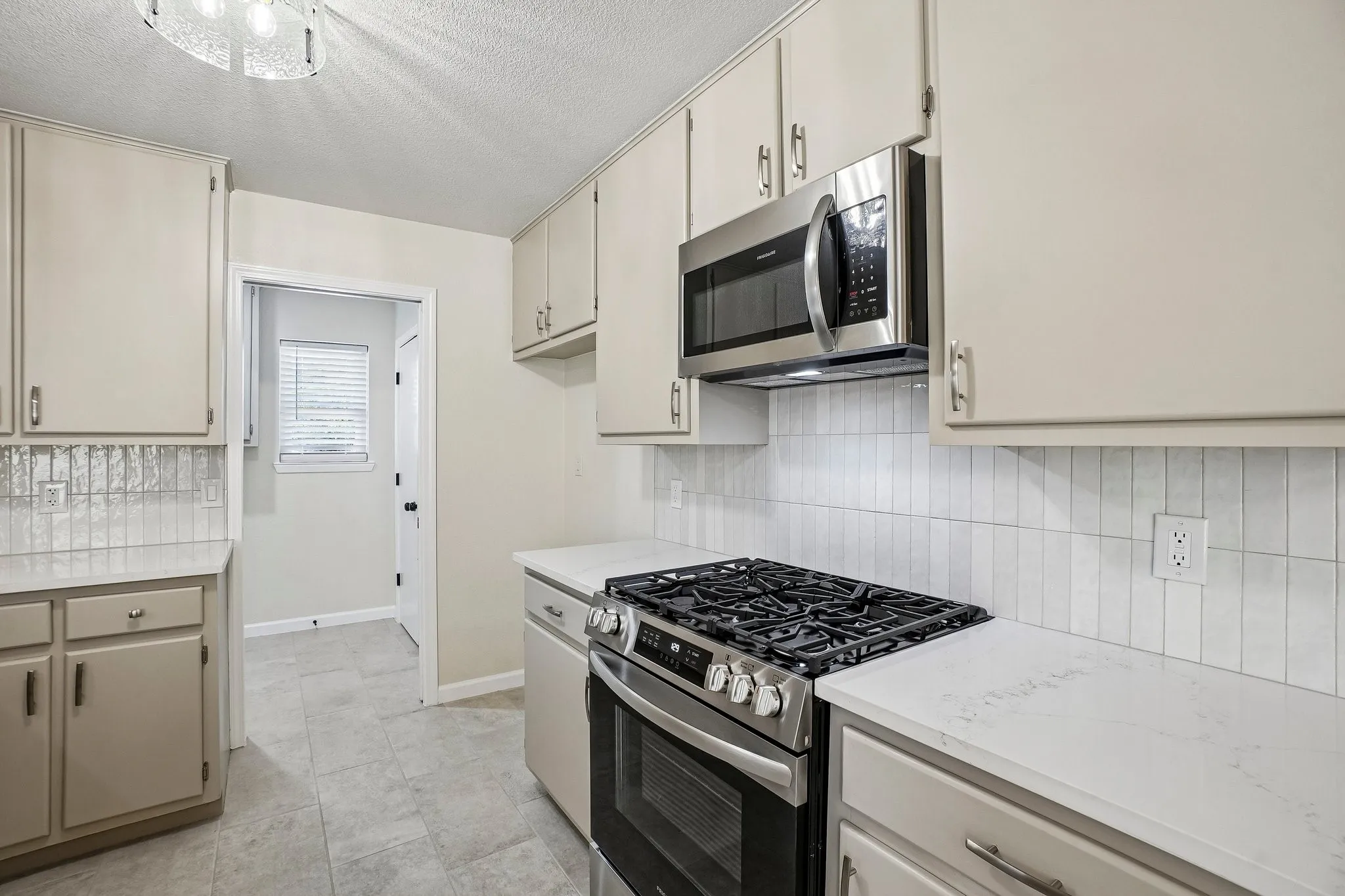 Single Family Residence For Sale in Tarrant County , 5885 Mitchell Saxon Road, Fort Worth, Texas 76140, 3 Bedroom, 2 Bathroom, 2 Garage spaces, 1,590 Sqft, built in 1986, mls#21405313, Real Estate Agent in Fort Worth, Homes For Sale in Tarrant county, Homes For Sale in Fort Worth, Realtor in Fort Worth Texas, Real Estate Brokerage Independent Realty Texas, Luminita Cordes Realtor