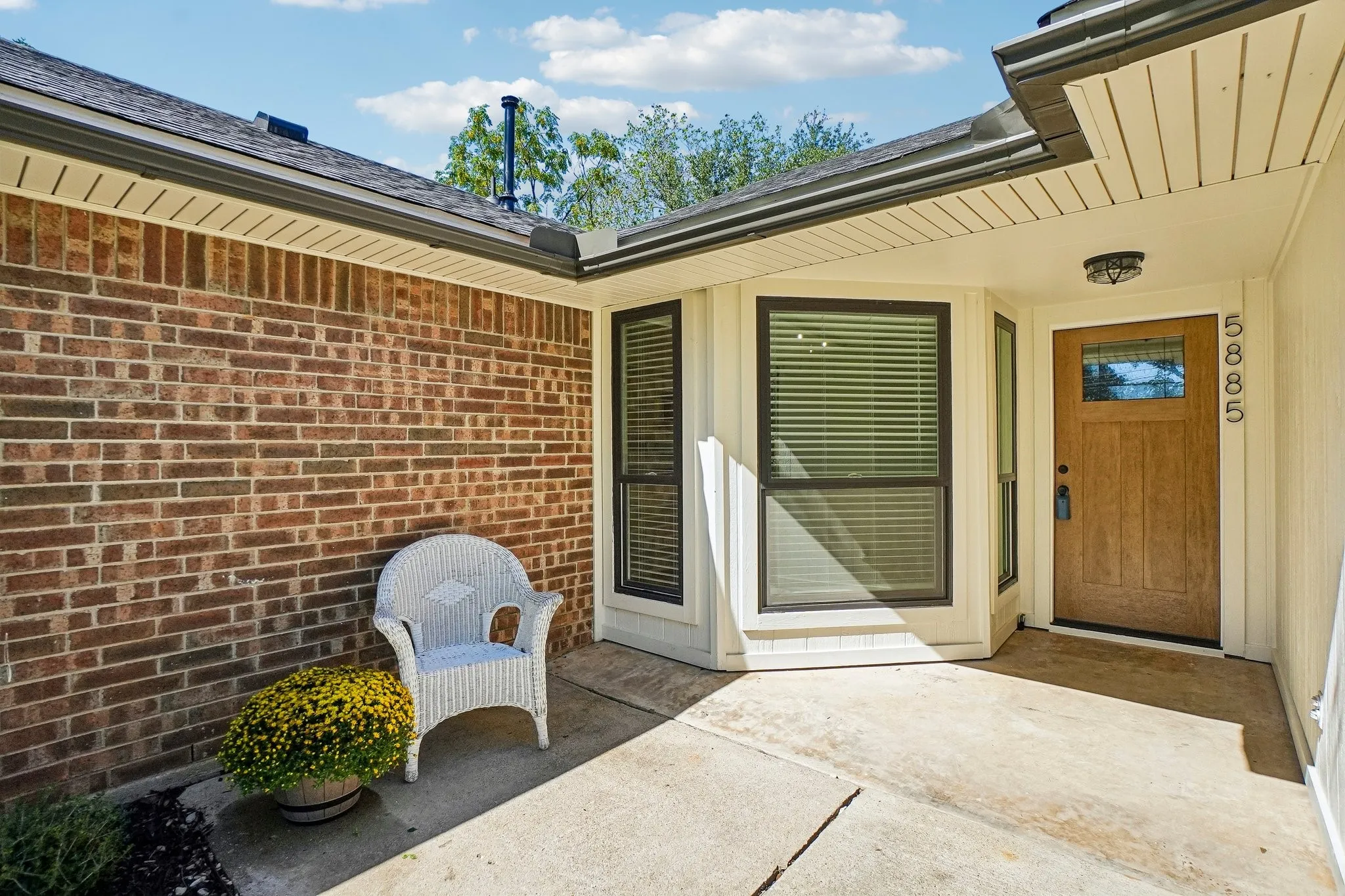 Single Family Residence For Sale in Tarrant County , 5885 Mitchell Saxon Road, Fort Worth, Texas 76140, 3 Bedroom, 2 Bathroom, 2 Garage spaces, 1,590 Sqft, built in 1986, mls#21405313, Real Estate Agent in Fort Worth, Homes For Sale in Tarrant county, Homes For Sale in Fort Worth, Realtor in Fort Worth Texas, Real Estate Brokerage Independent Realty Texas, Luminita Cordes Realtor