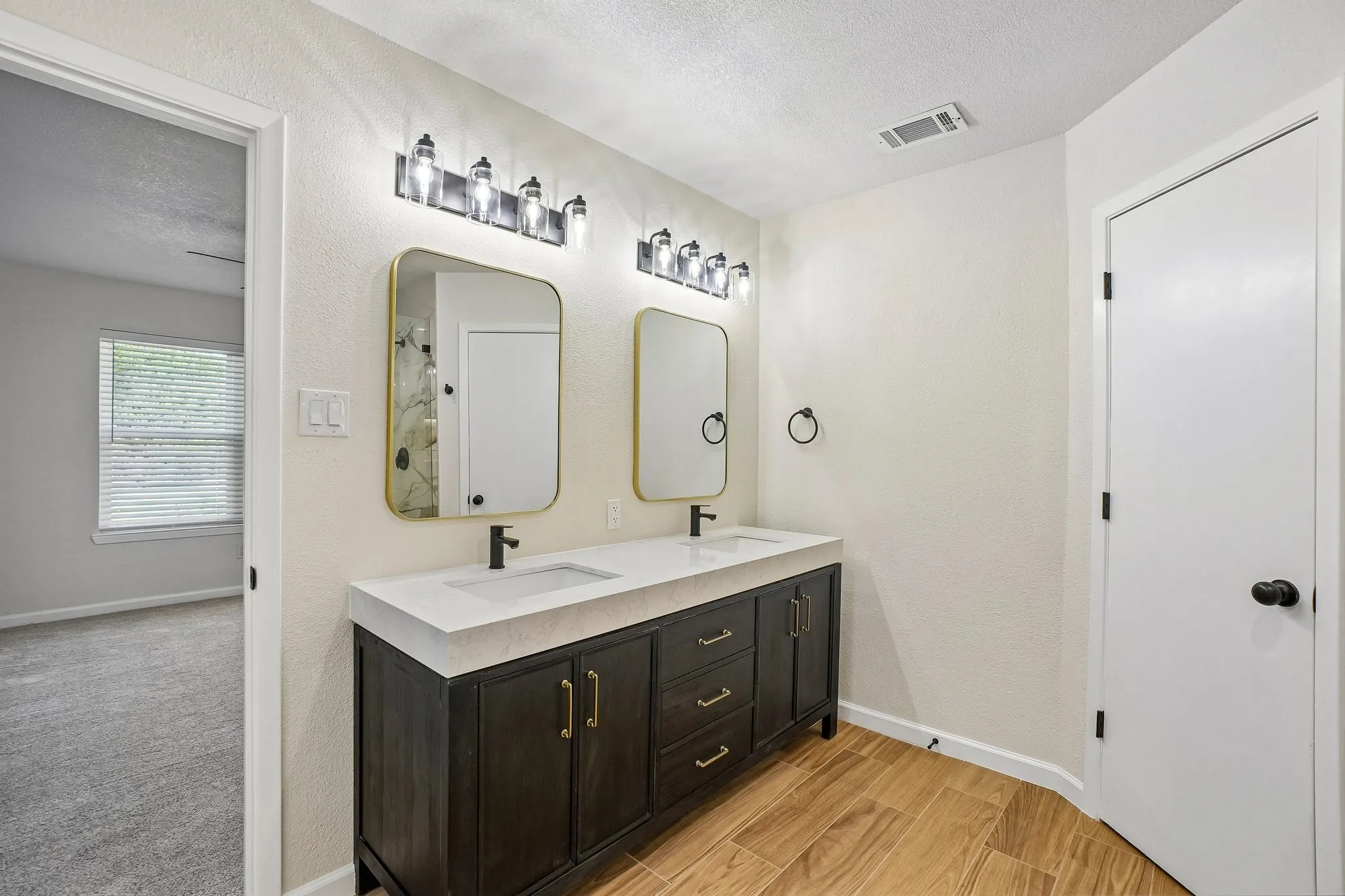 Single Family Residence For Sale in Tarrant County , 5885 Mitchell Saxon Road, Fort Worth, Texas 76140, 3 Bedroom, 2 Bathroom, 2 Garage spaces, 1,590 Sqft, built in 1986, mls#21405313, Real Estate Agent in Fort Worth, Homes For Sale in Tarrant county, Homes For Sale in Fort Worth, Realtor in Fort Worth Texas, Real Estate Brokerage Independent Realty Texas, Luminita Cordes Realtor